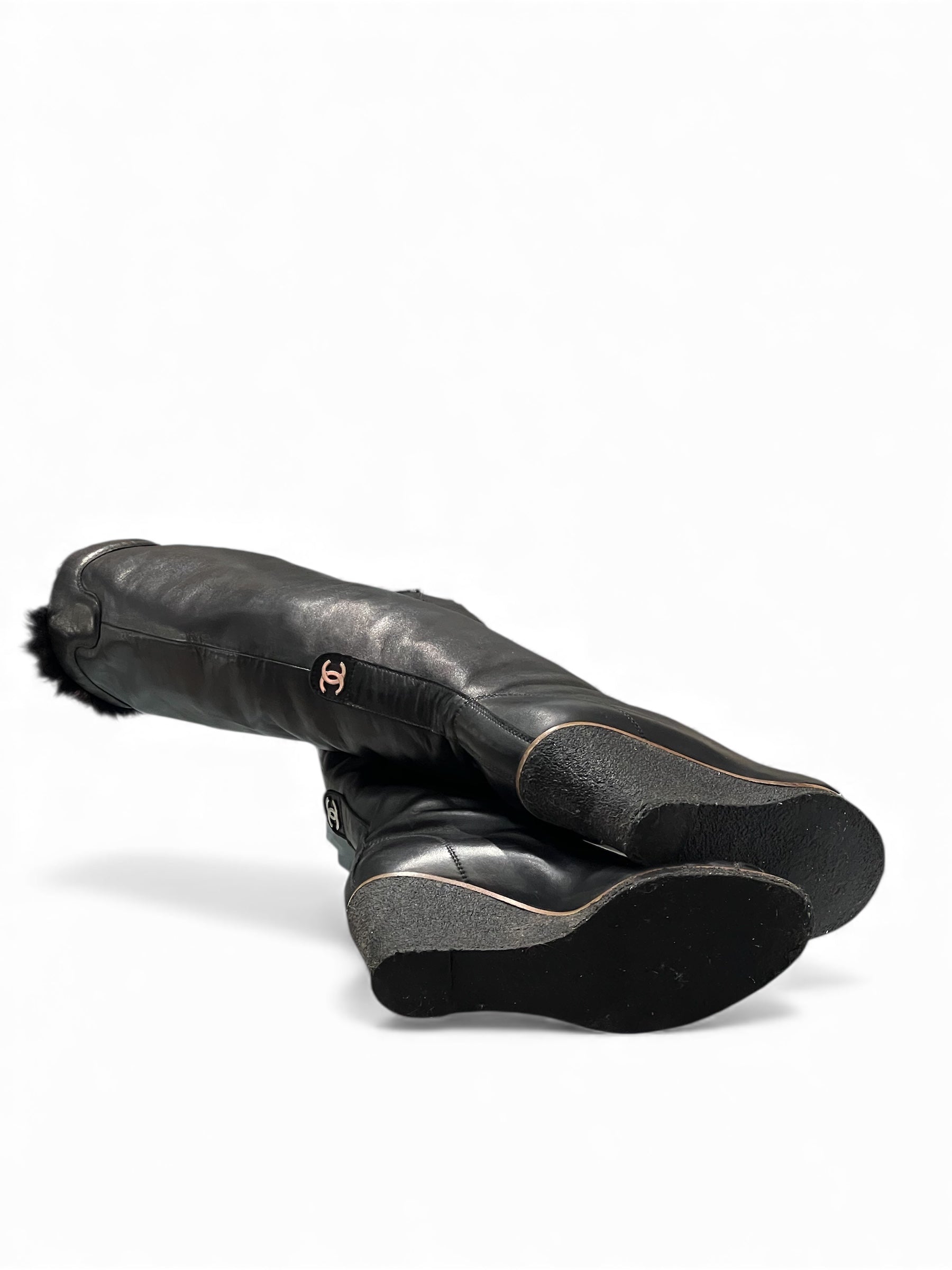 Chanel - Bottes compensées fourrure T37,5