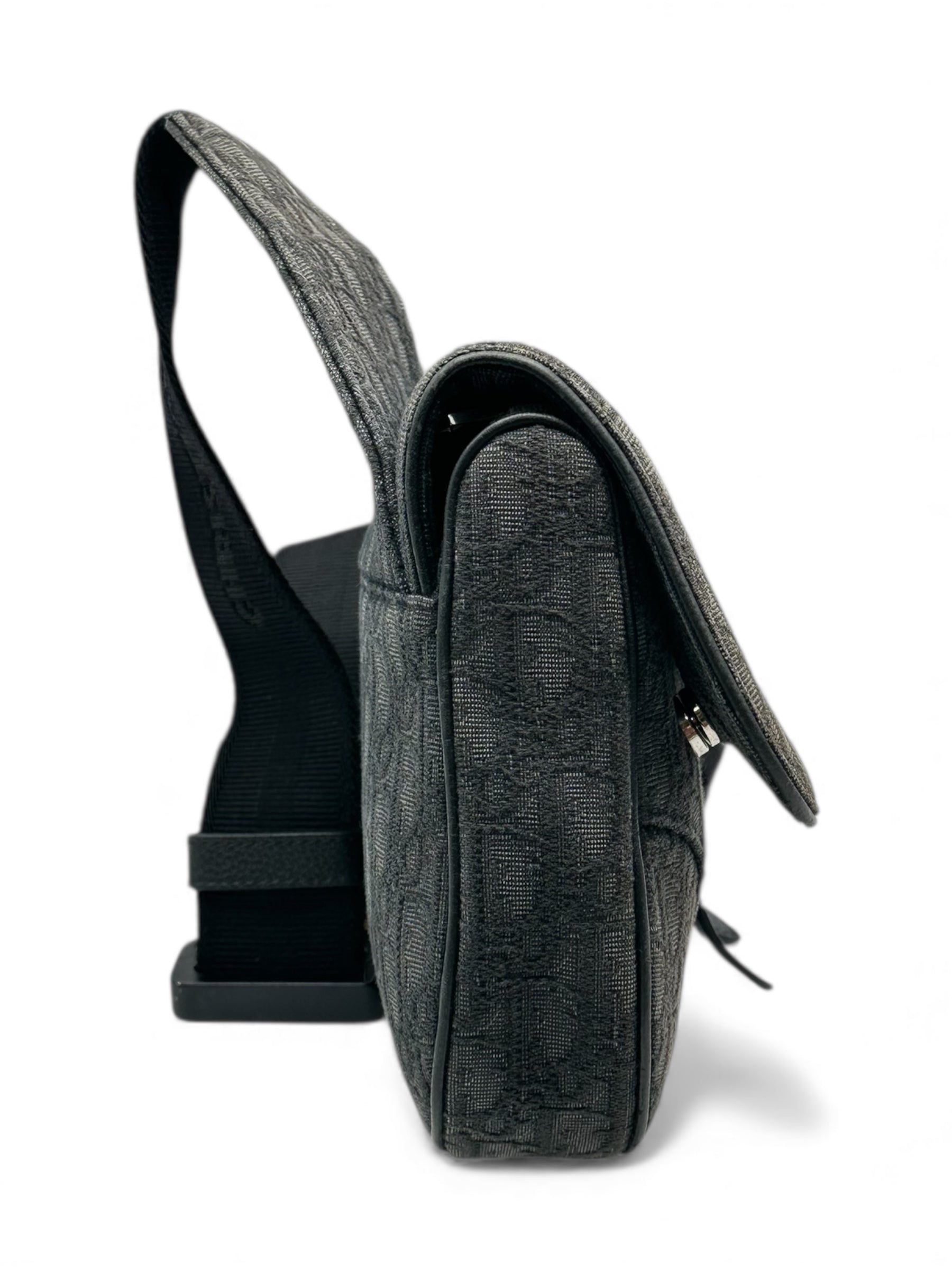 Christian Dior - Schräg gewebte Jacquard-Schwarz Satteltasche