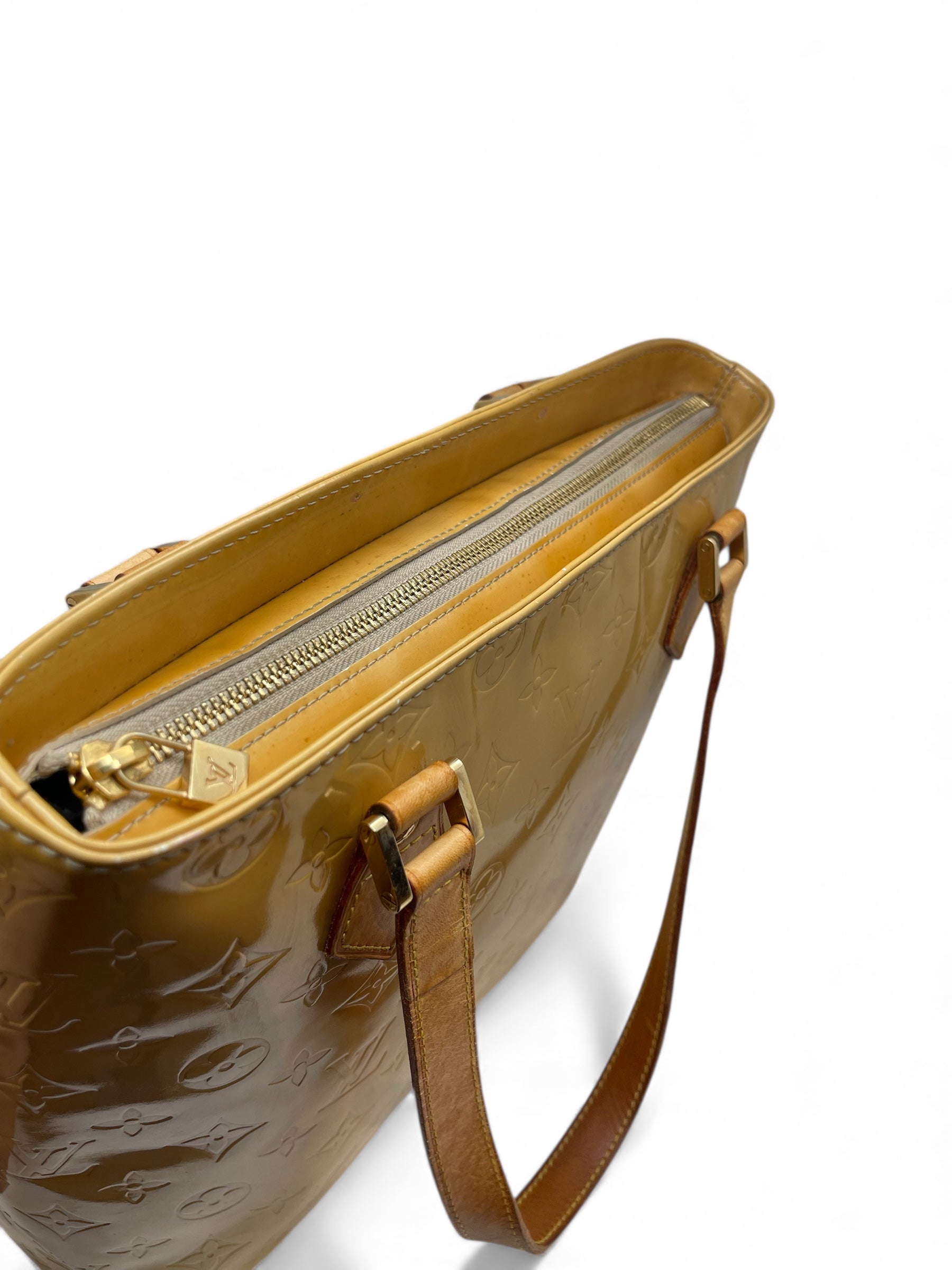 Louis Vuitton - Tasche mit eingeprägtem Monogramm in Gelb