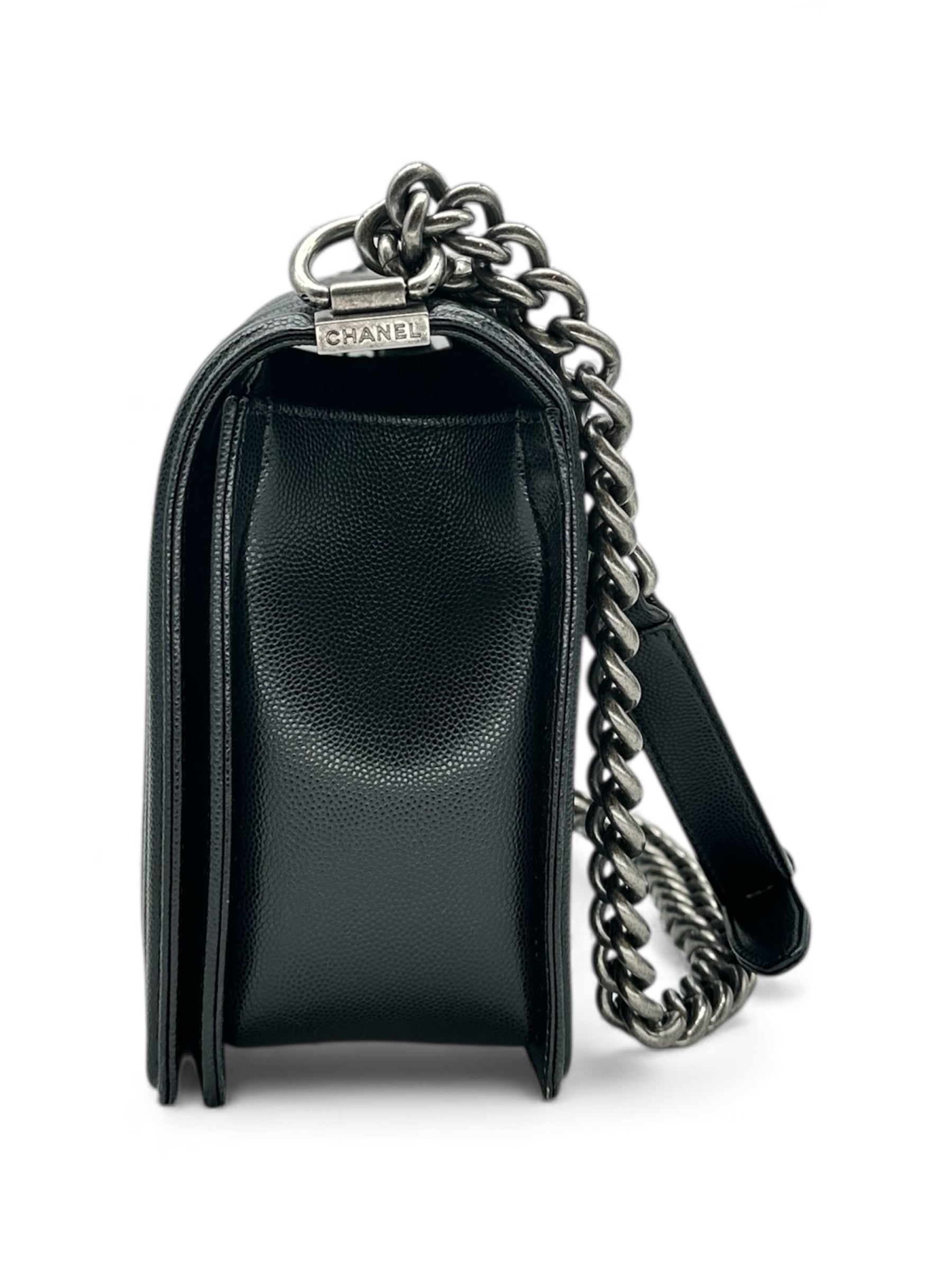 Chanel - Tasche Boy aus schwarzem Kaviarleder