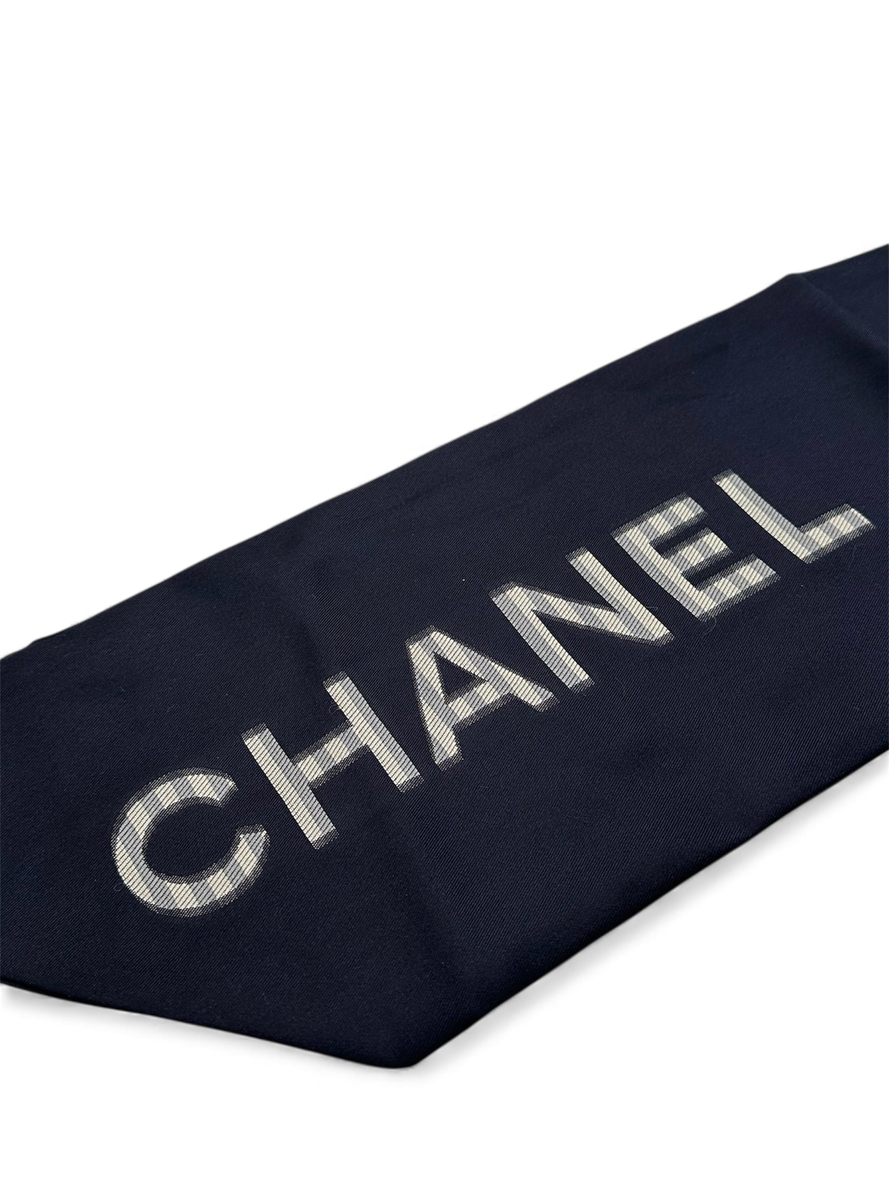 Chanel - Blauer Seidenschal