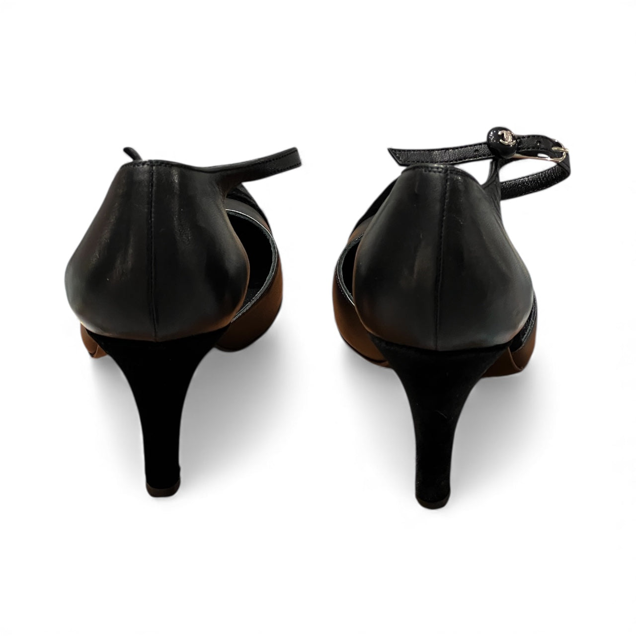 Chanel - Escarpins en cuir noir T.37