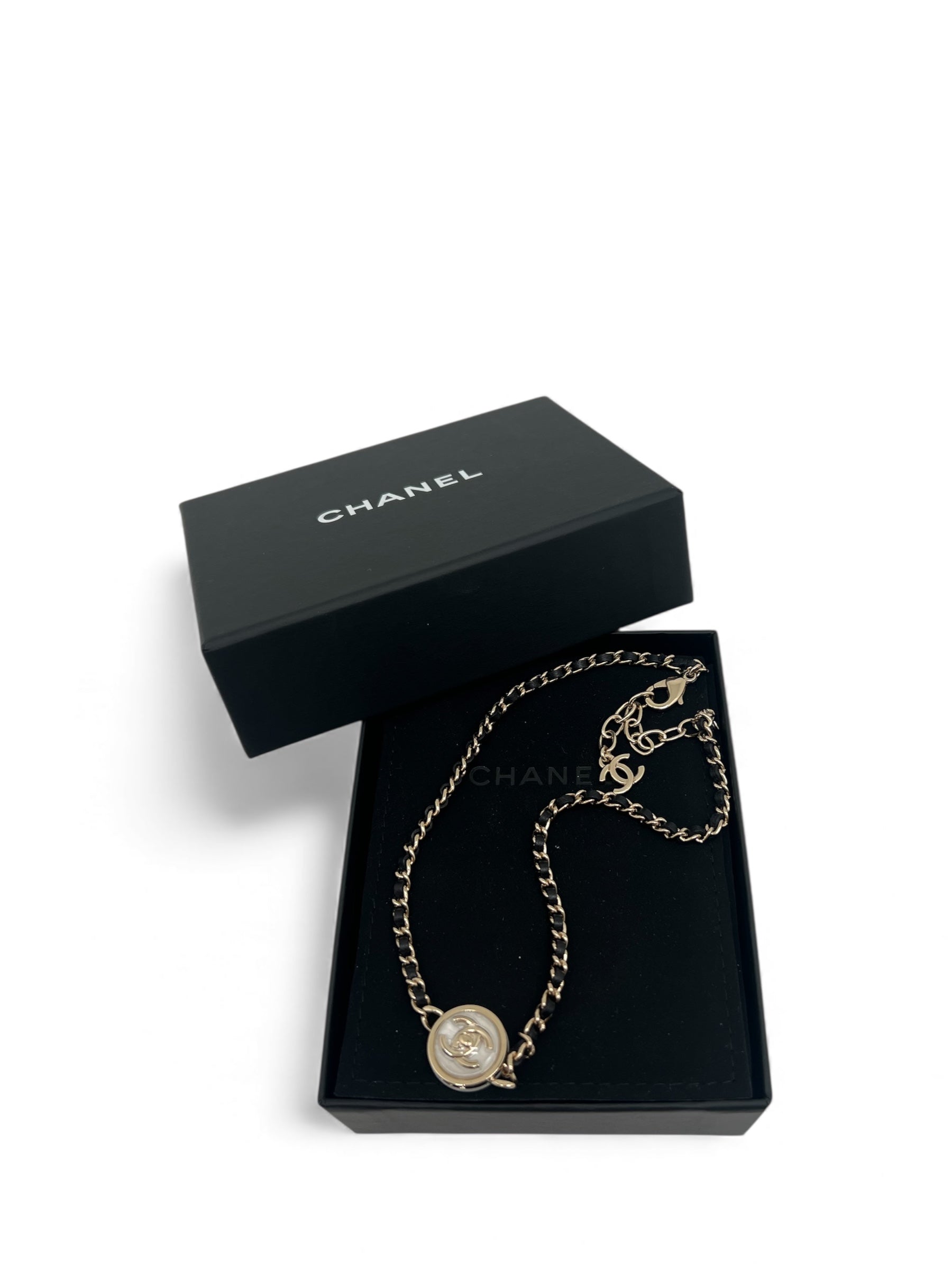 Chanel - Collana con medaglione