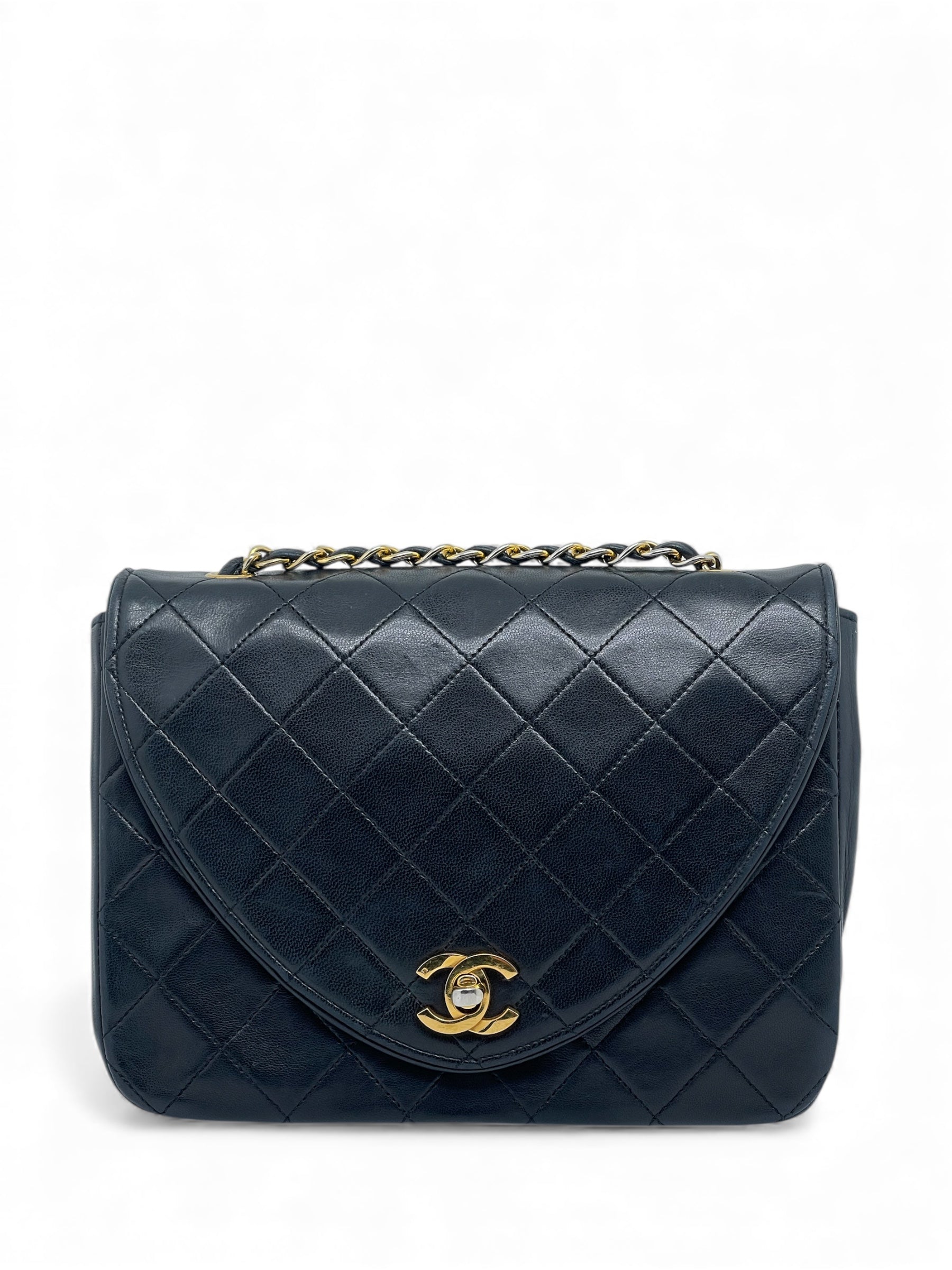 Chanel - Sac à main Demi Lune en cuir d’agneau noir