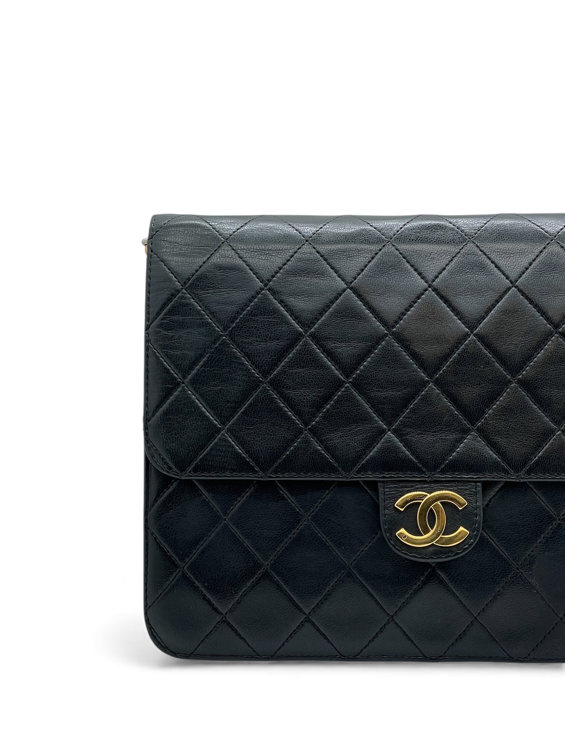 Chanel - Sac à rabat Classique en cuir noir