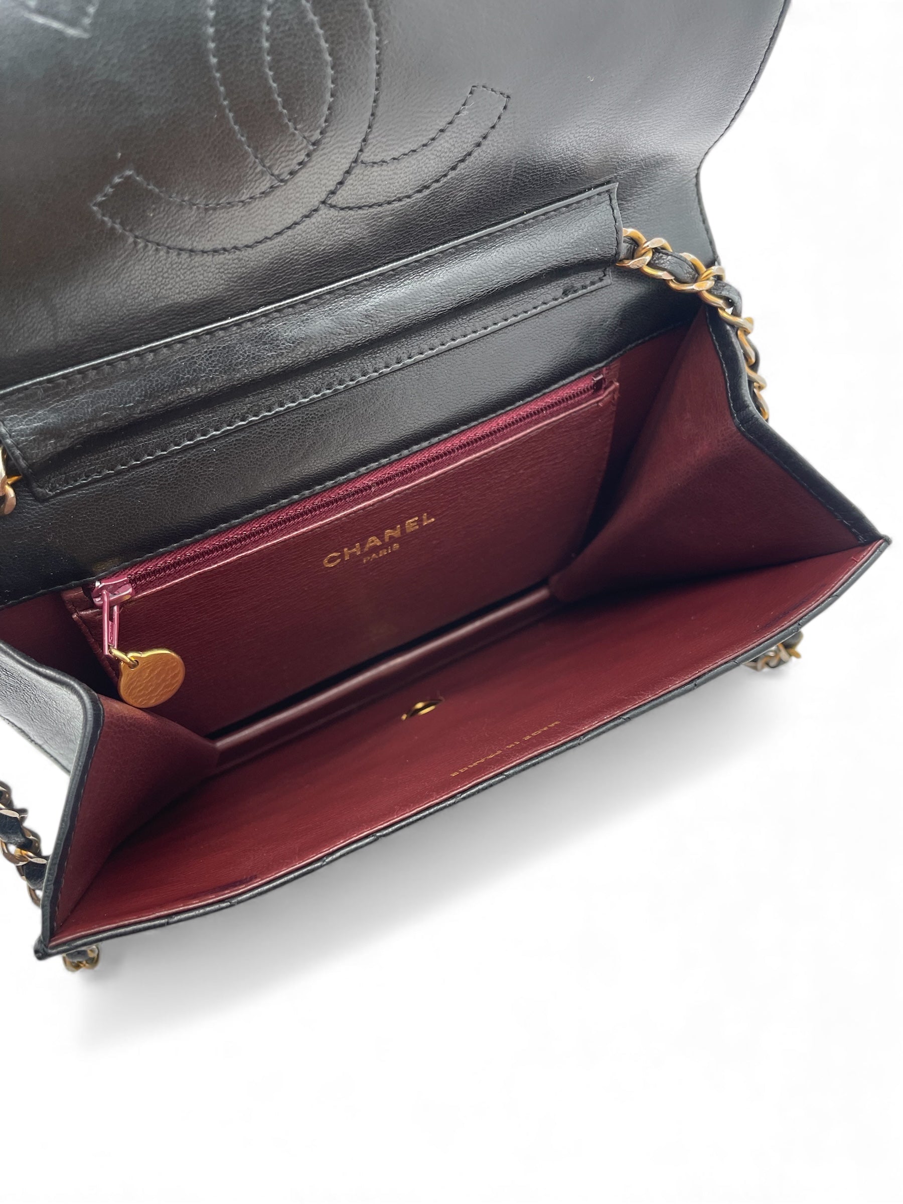 Chanel - Klassische Umhängetasche aus schwarzem Leder
