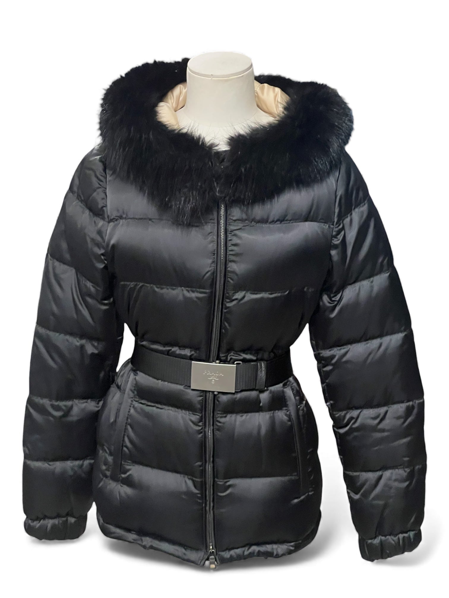 Prada - Doudoune avec ceinture T38