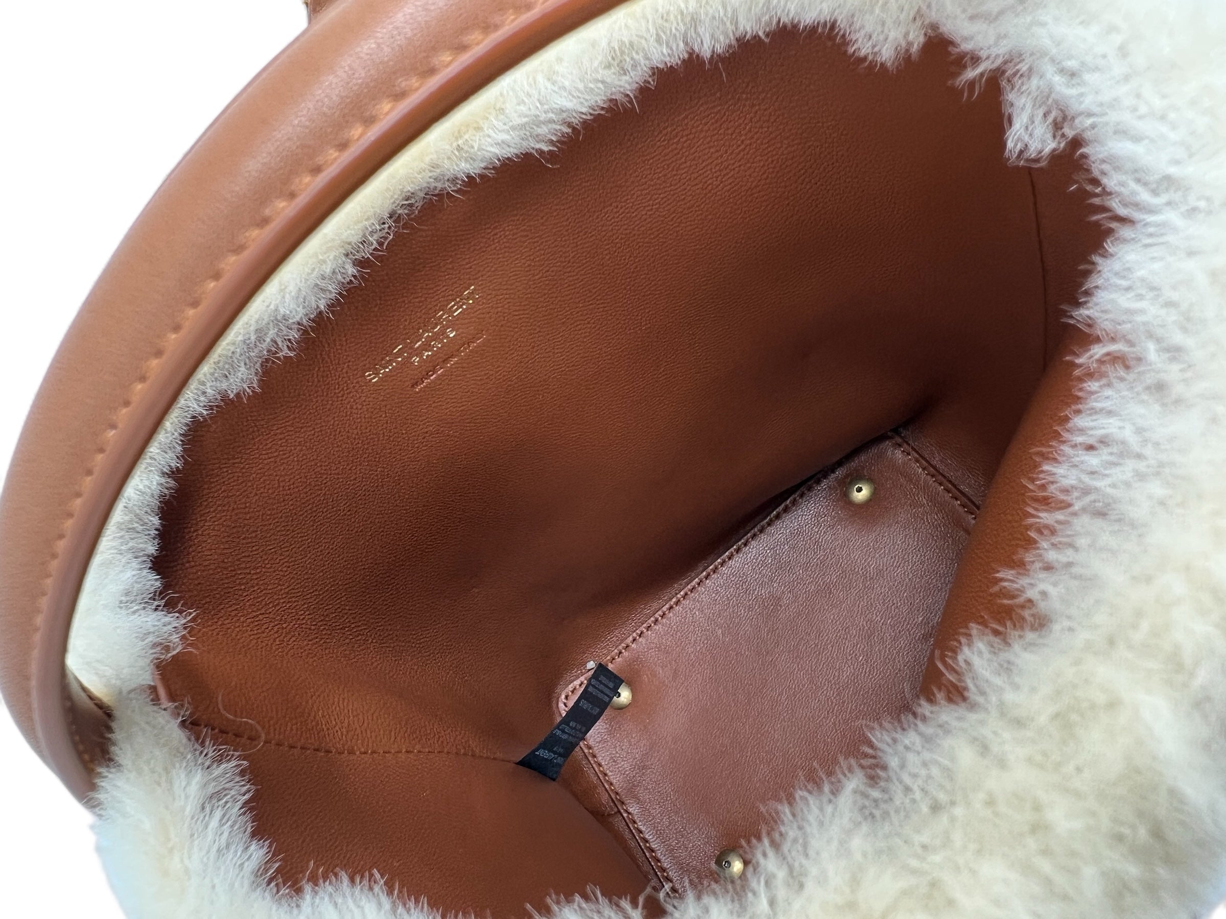Saint Laurent - Mini-Schultertasche Le 37 aus Lammfell mit Schulterriemen