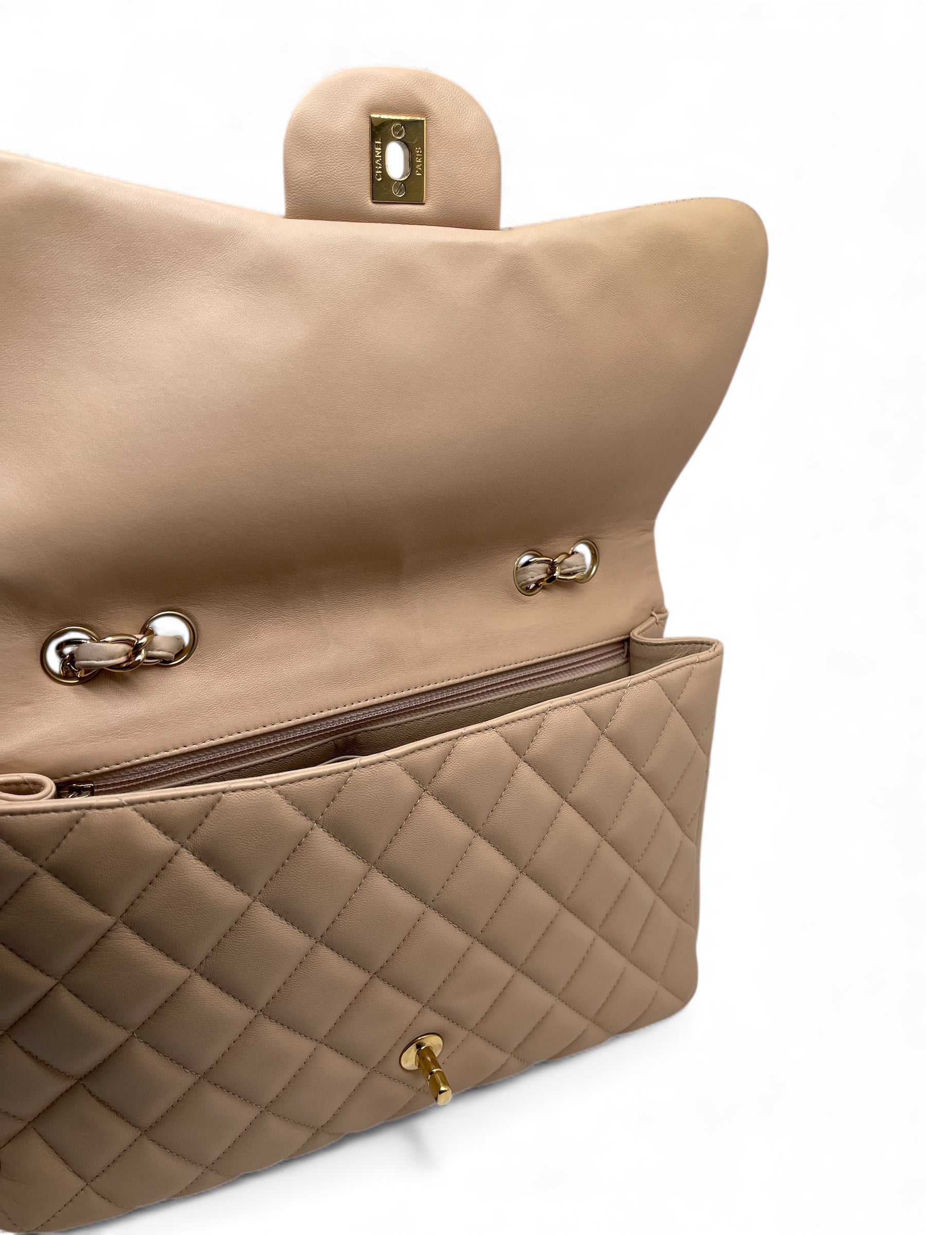 Chanel - Sac Jumbo beige