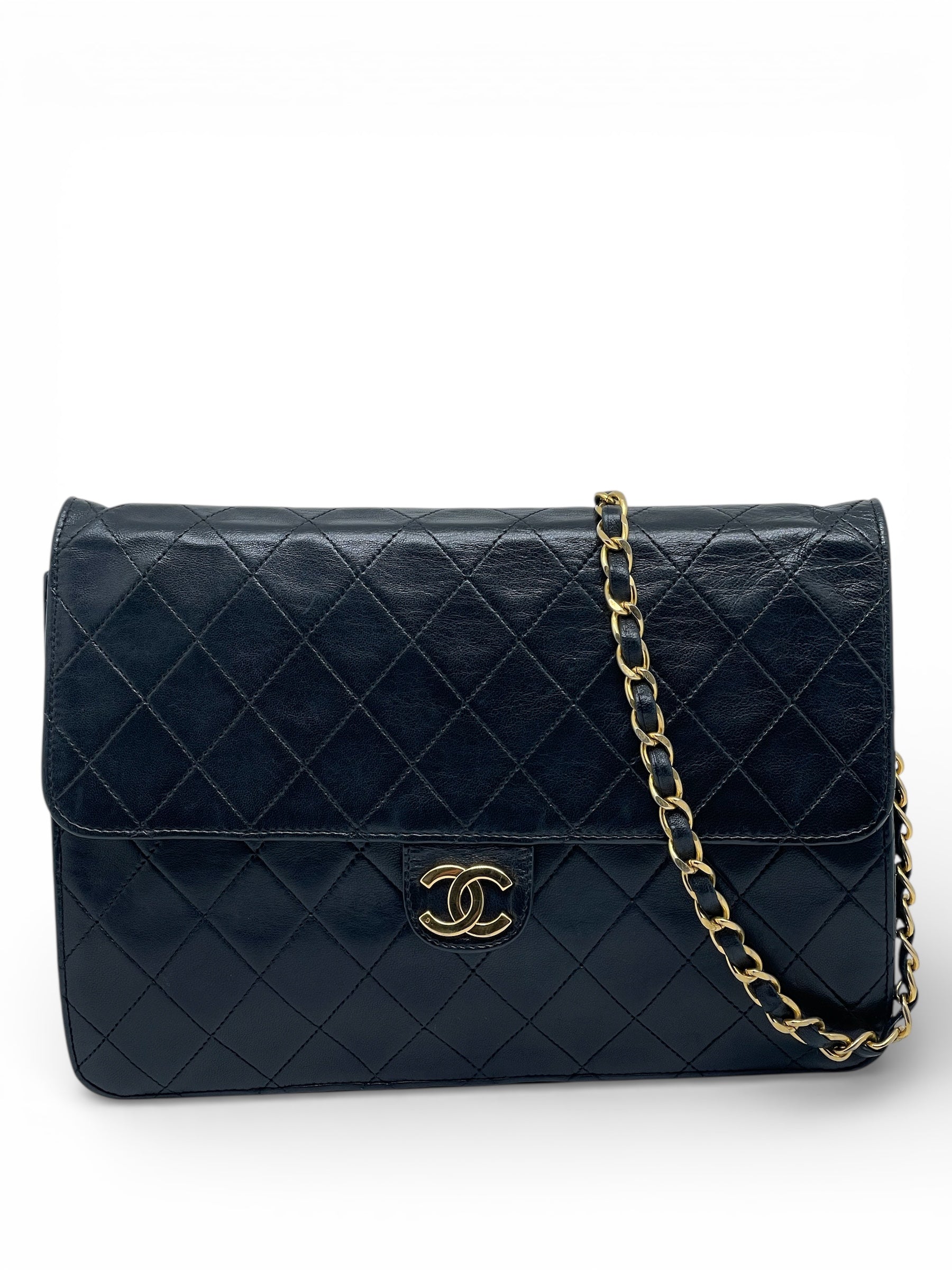 Chanel - Sac à rabat Classique en cuir noir