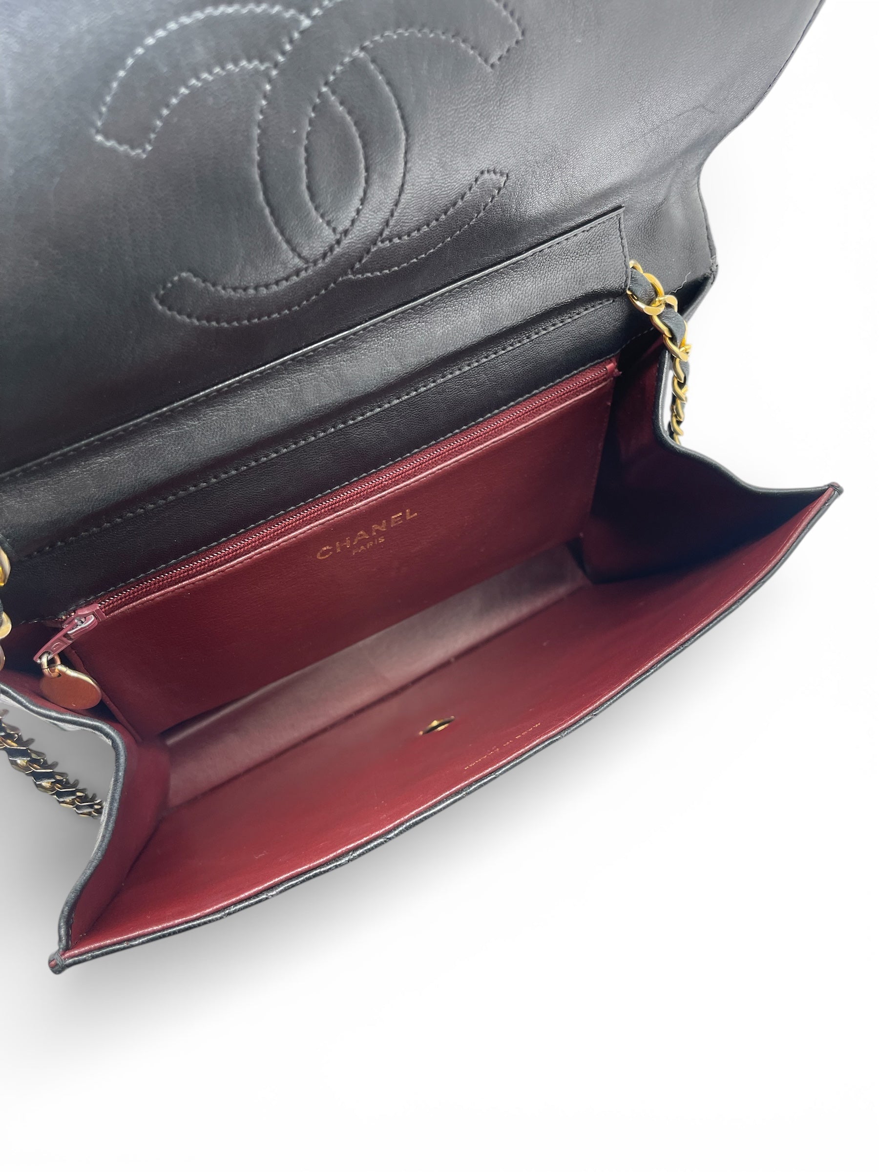 Chanel - Sac à rabat Classique en cuir noir