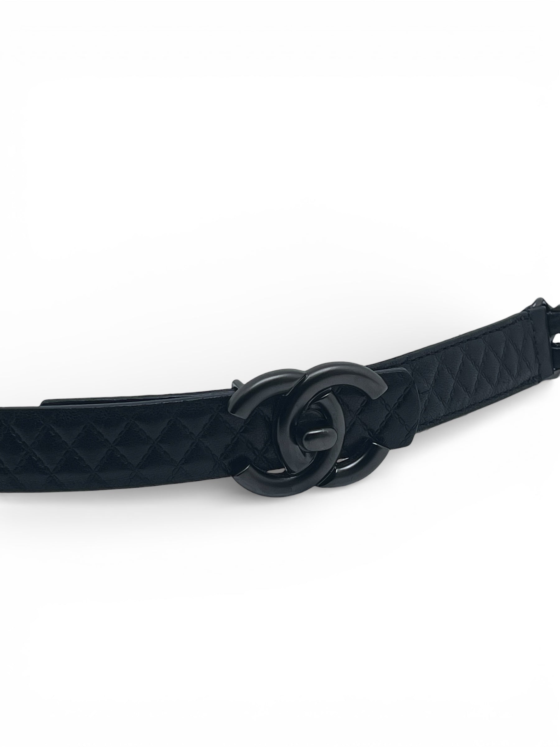 Chanel - Ceinture avec chaînes T85