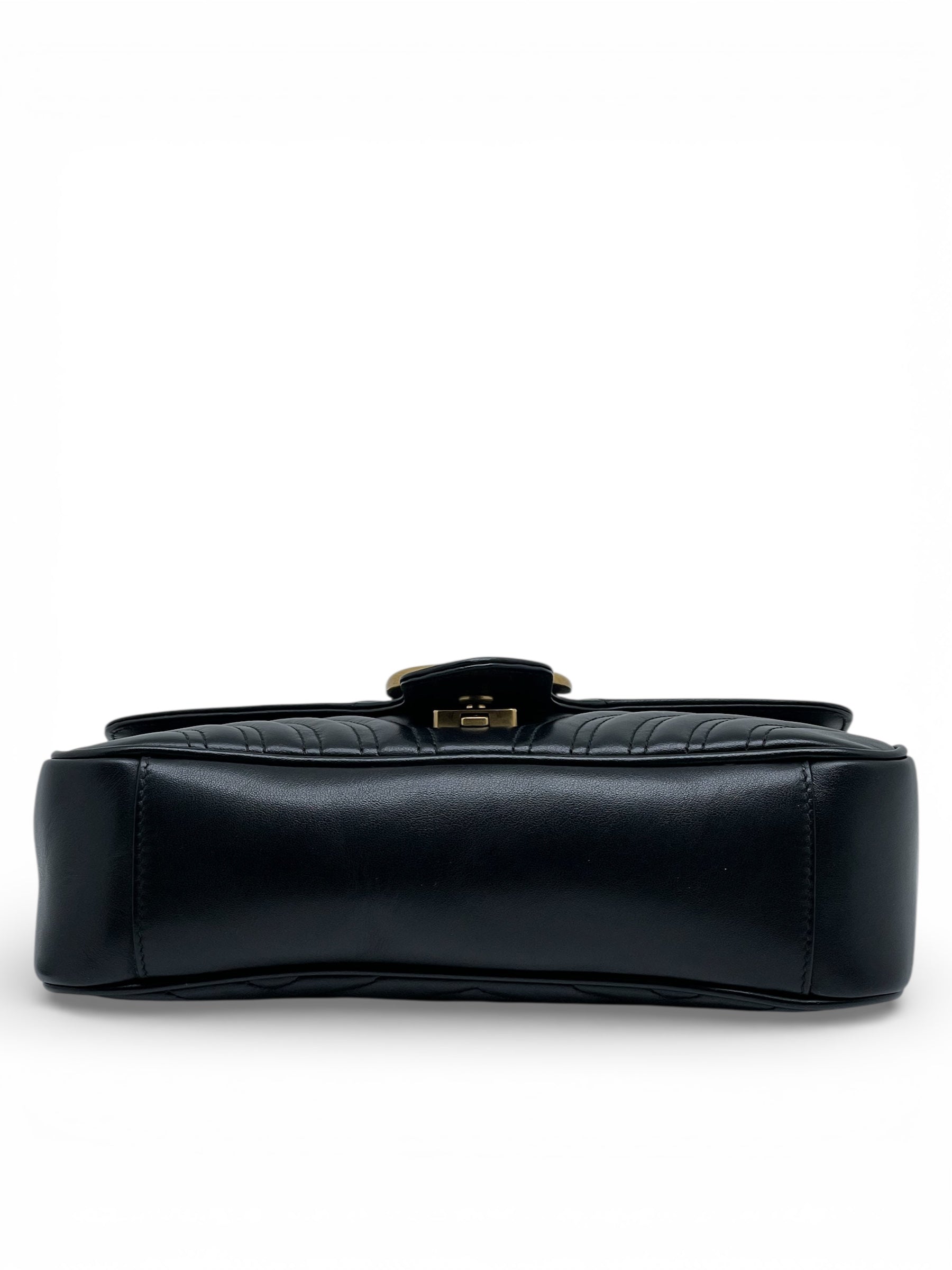 Gucci - Schwarze Marmont-Handtasche aus Leder