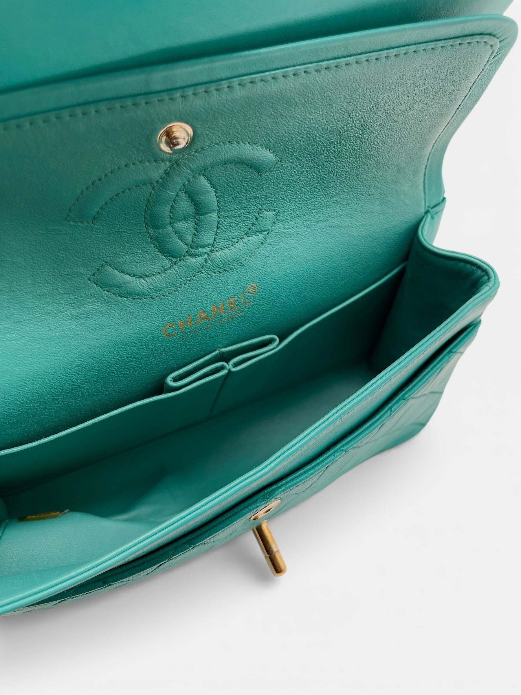 Chanel - Sac Timeless 23 en cuir d’agneau bleu turquoise