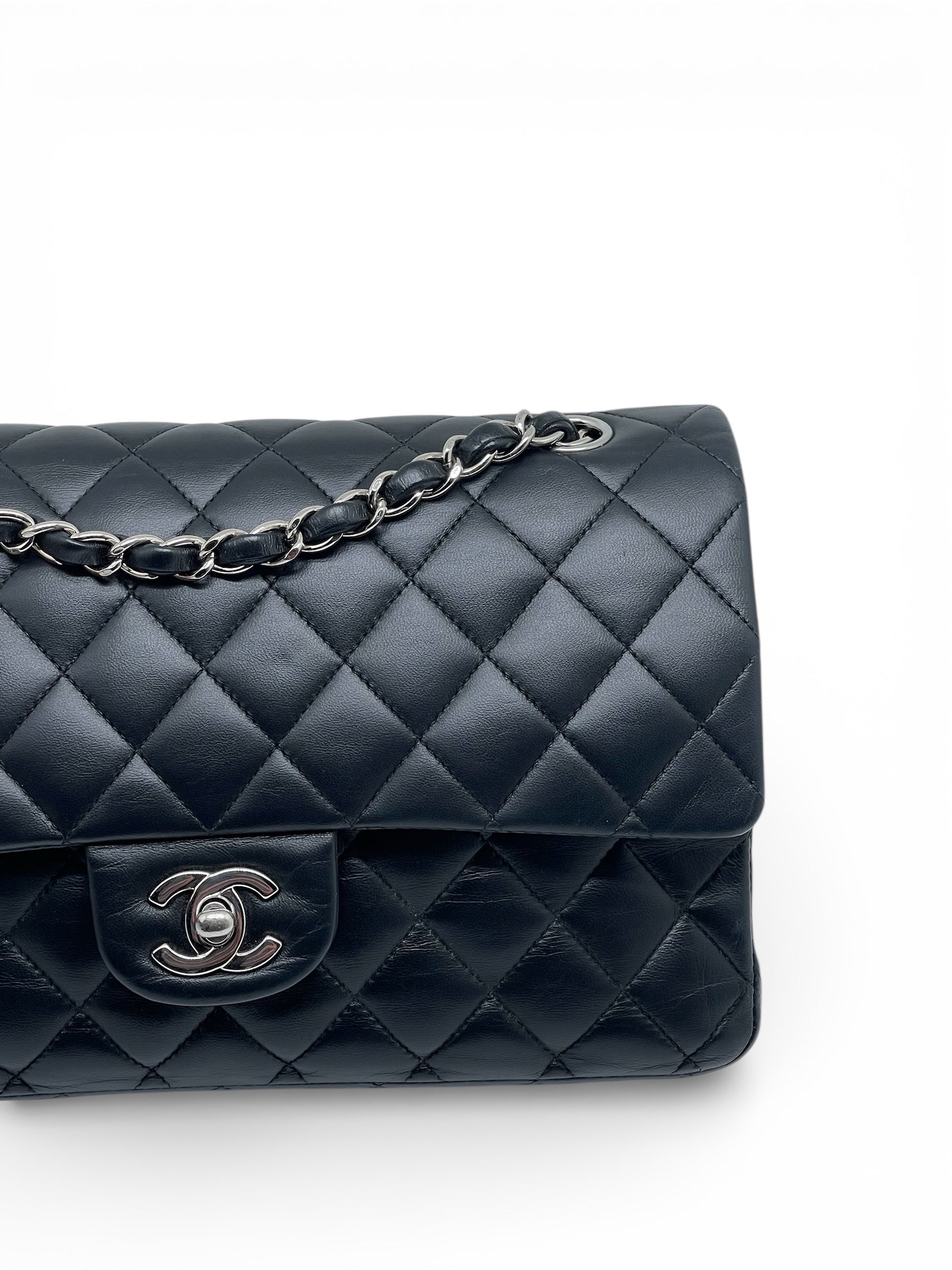 Chanel - Sac Timeless 25 en cuir d’agneau noir