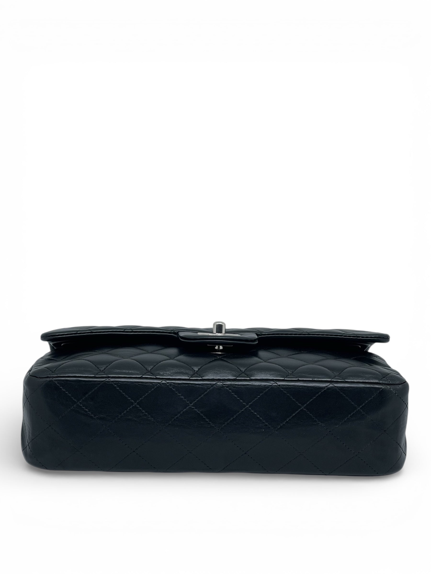 Chanel - Sac Timeless 25 en cuir d’agneau noir