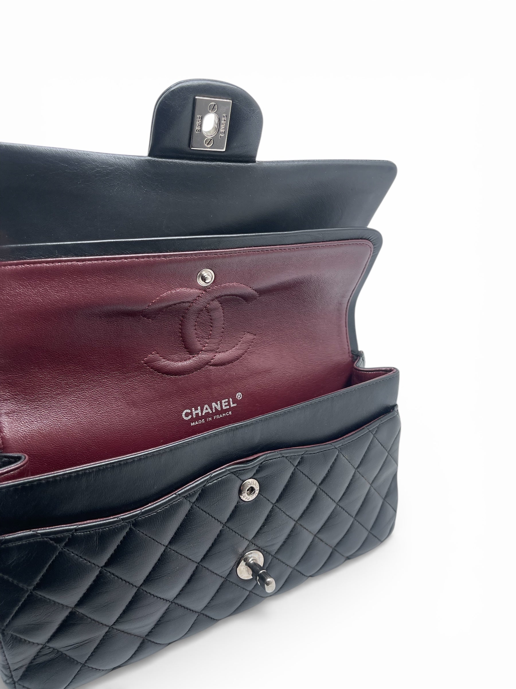 Chanel - Sac Timeless 25 en cuir d’agneau noir