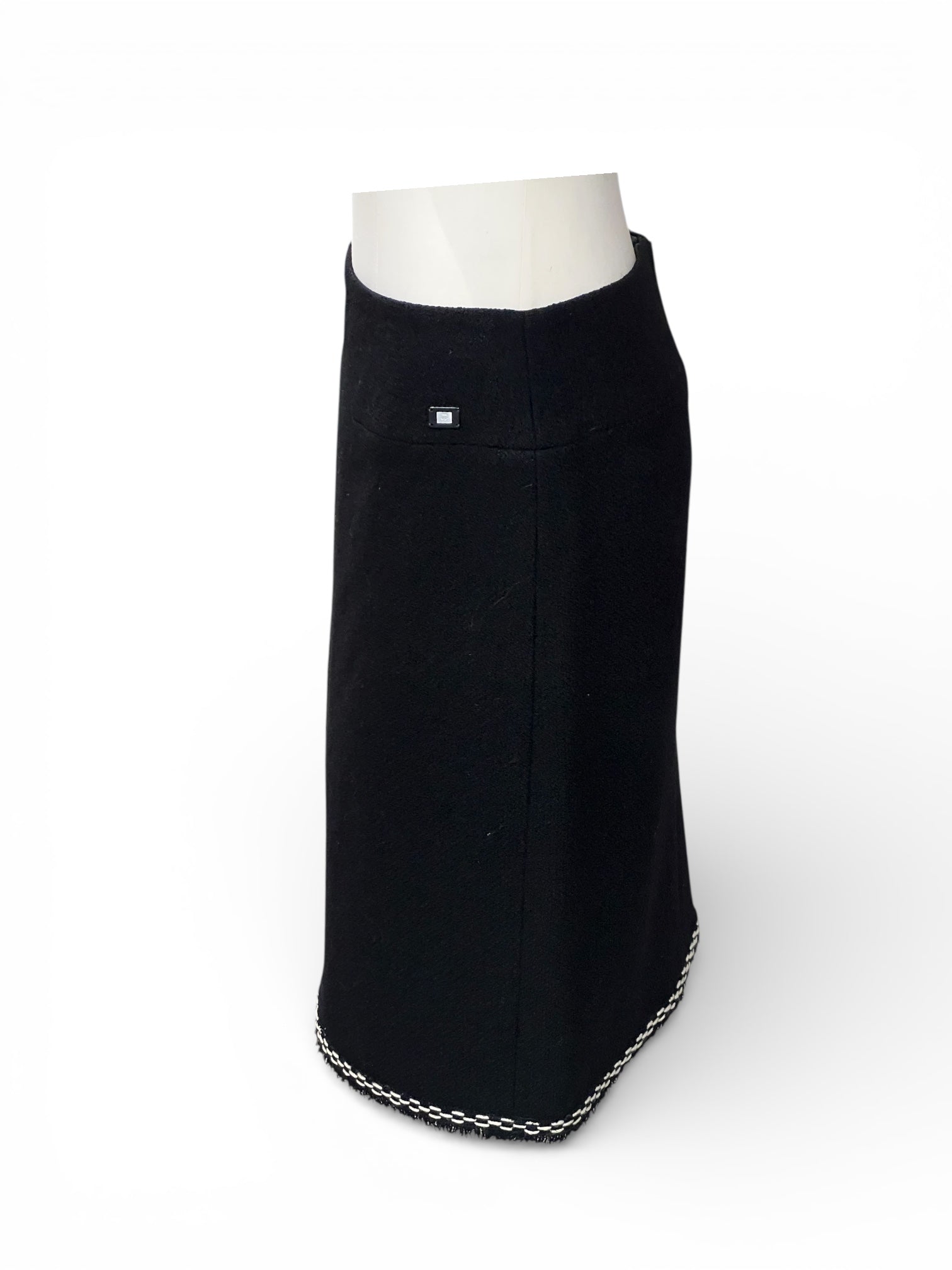 Chanel - Jupe à Broderies noir T.40