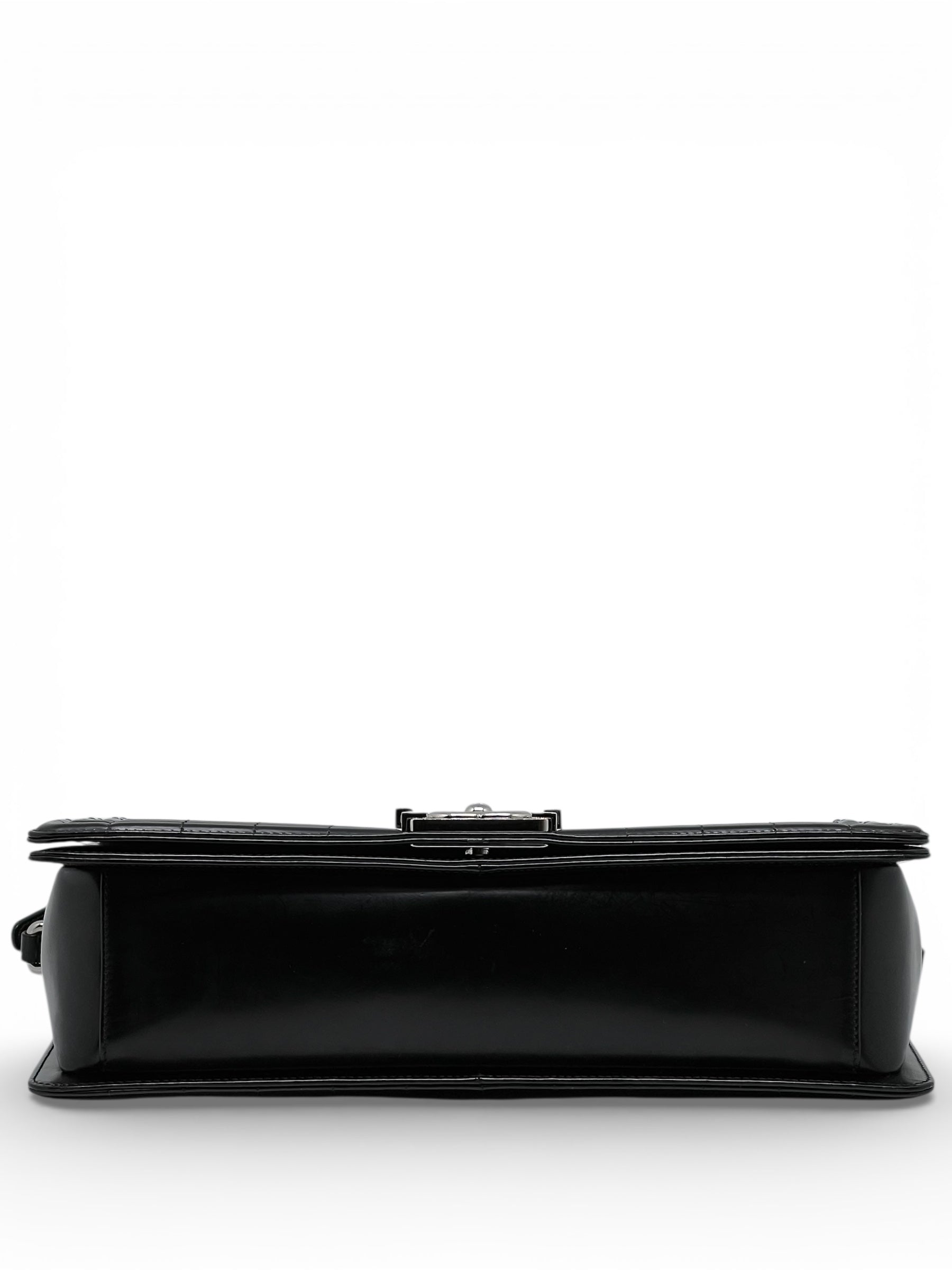 Chanel - Sac Boy cuir vernis glacé