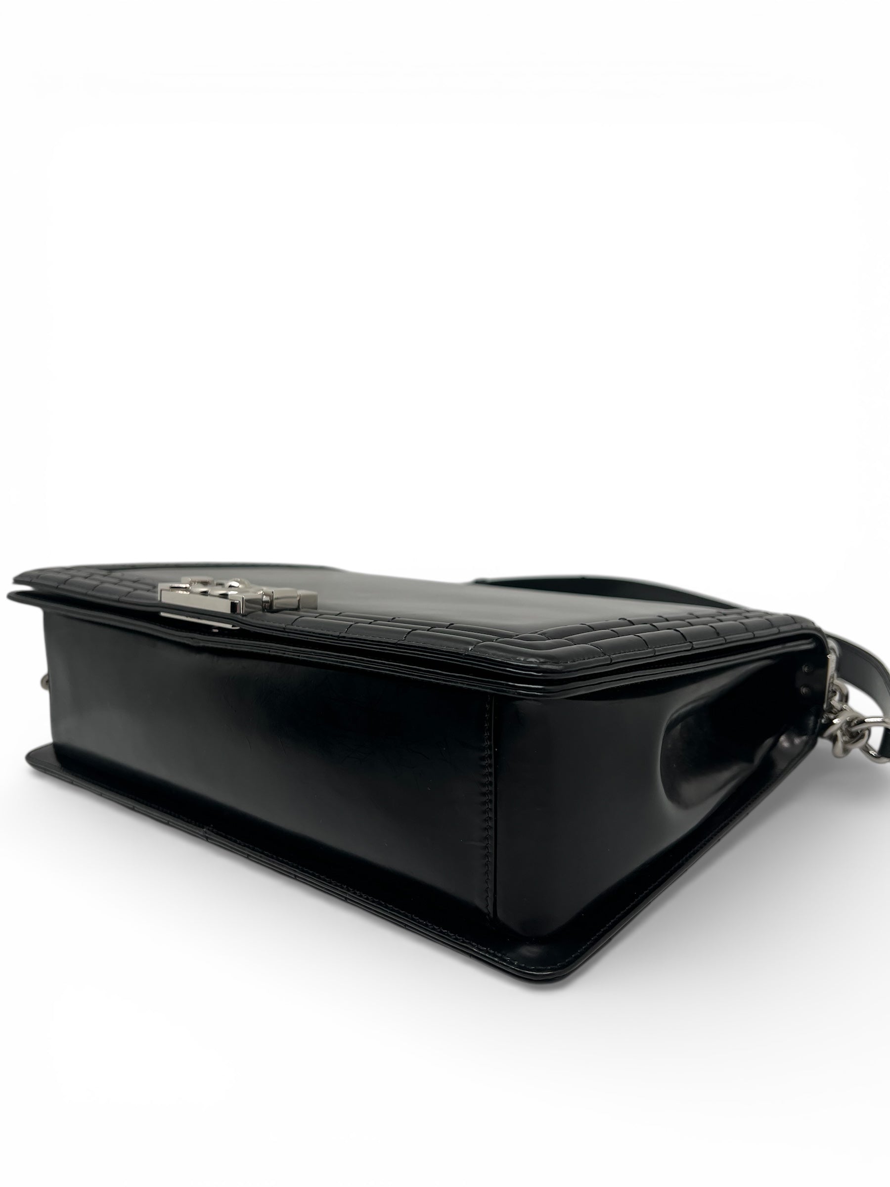 Chanel - Sac Boy cuir vernis glacé