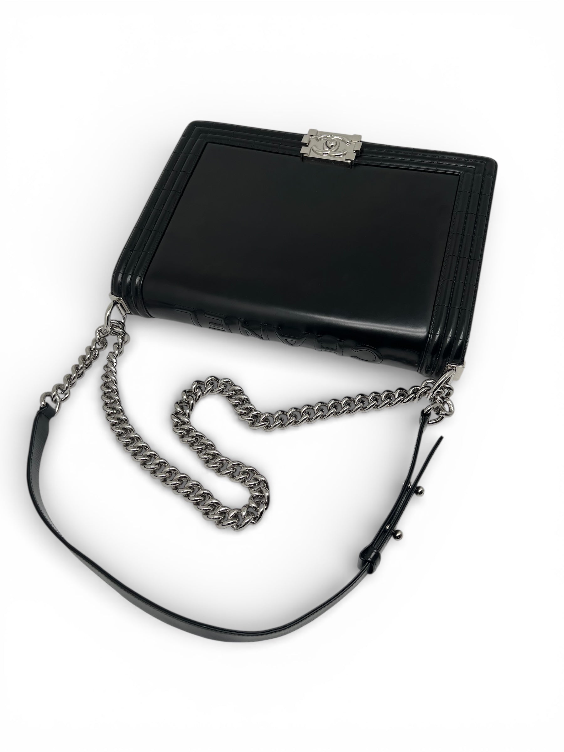 Chanel - Sac Boy cuir vernis glacé