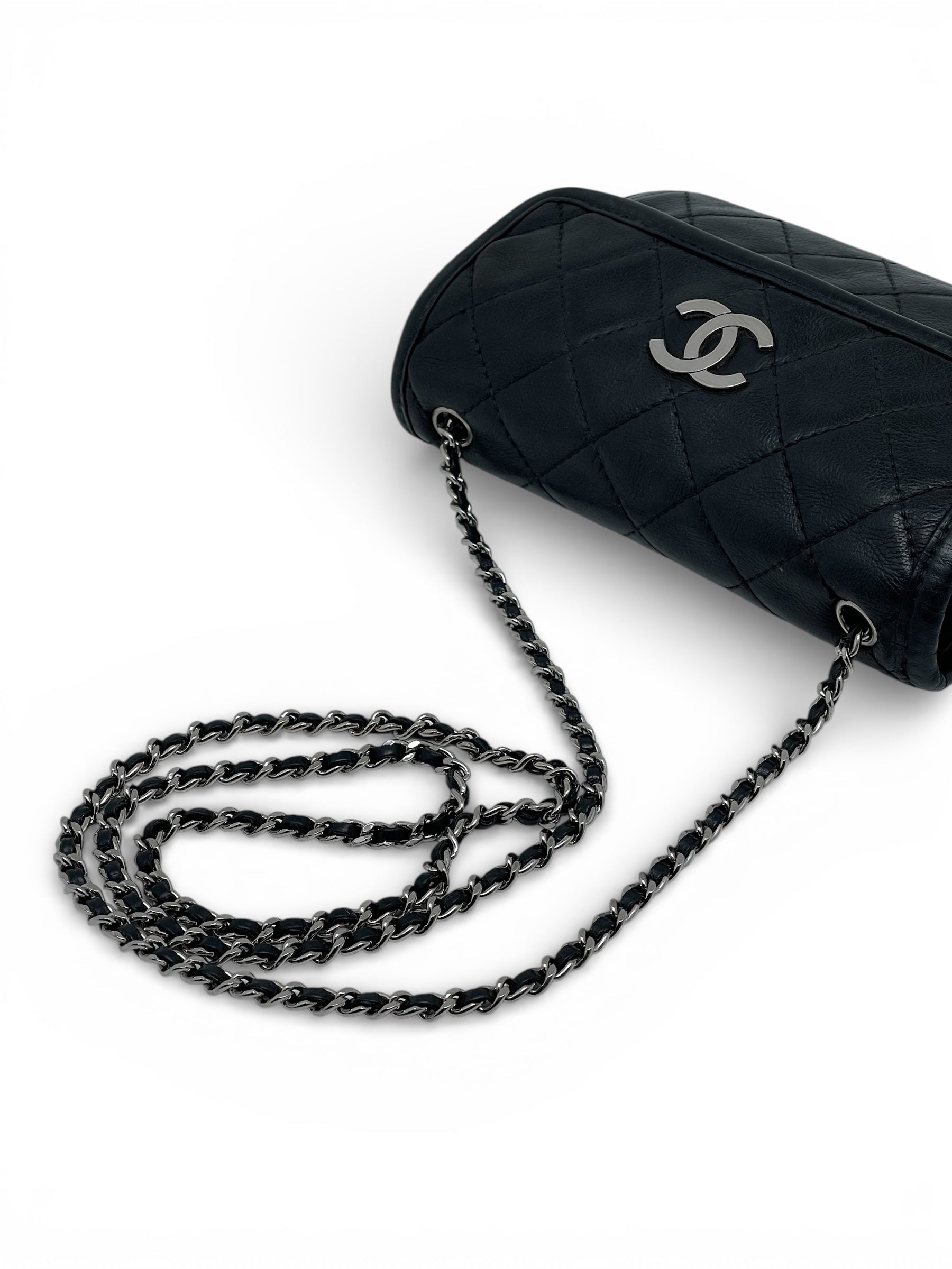 Chanel - Sac à main en cuir grainé