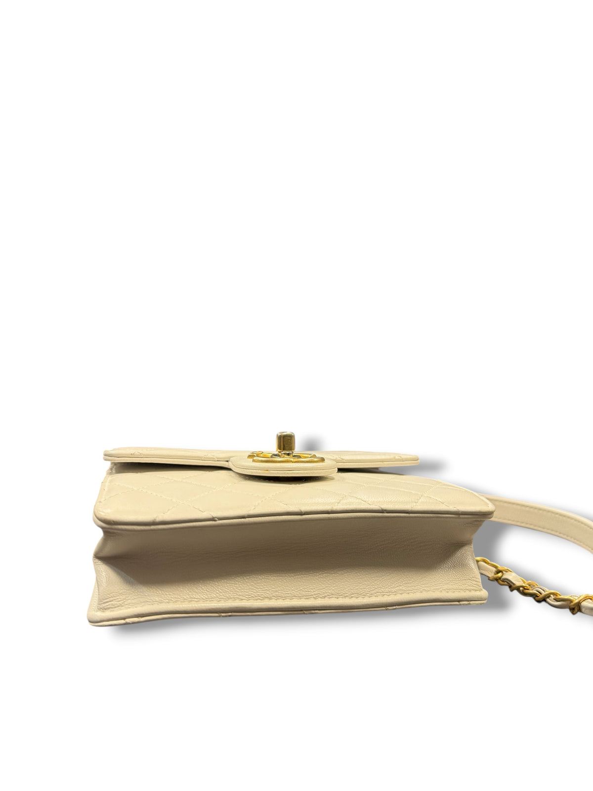 Chanel – Petit-Chic-Tasche mit Perlen in Ecru