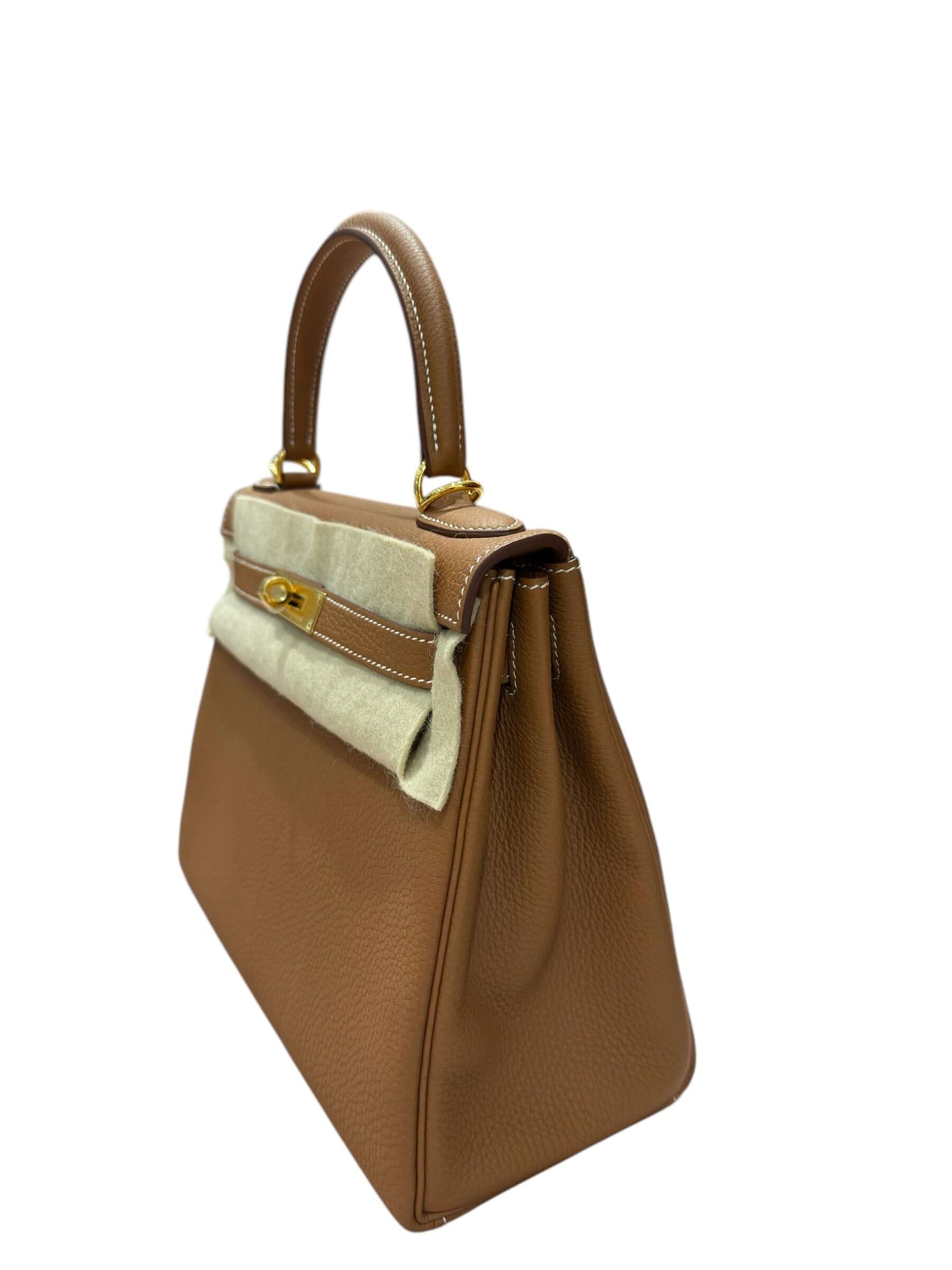 Hermès - Sac Kelly 28 Gold Togo retourné GHW