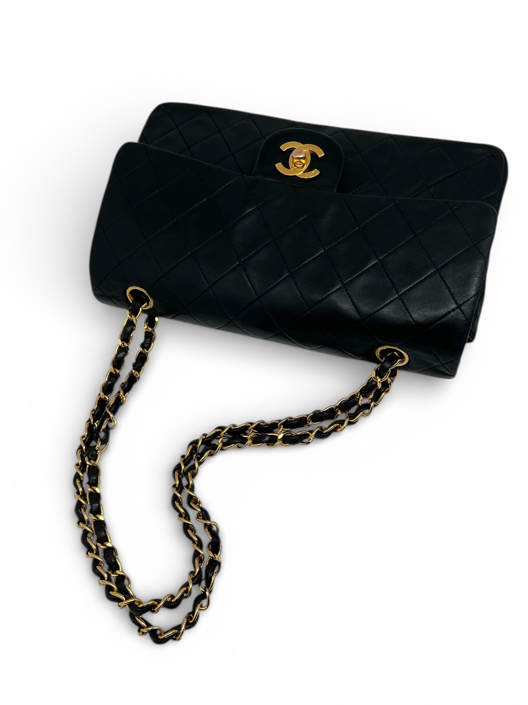 Chanel - Sac Timeless Classique 25 en cuir d’agneau noir