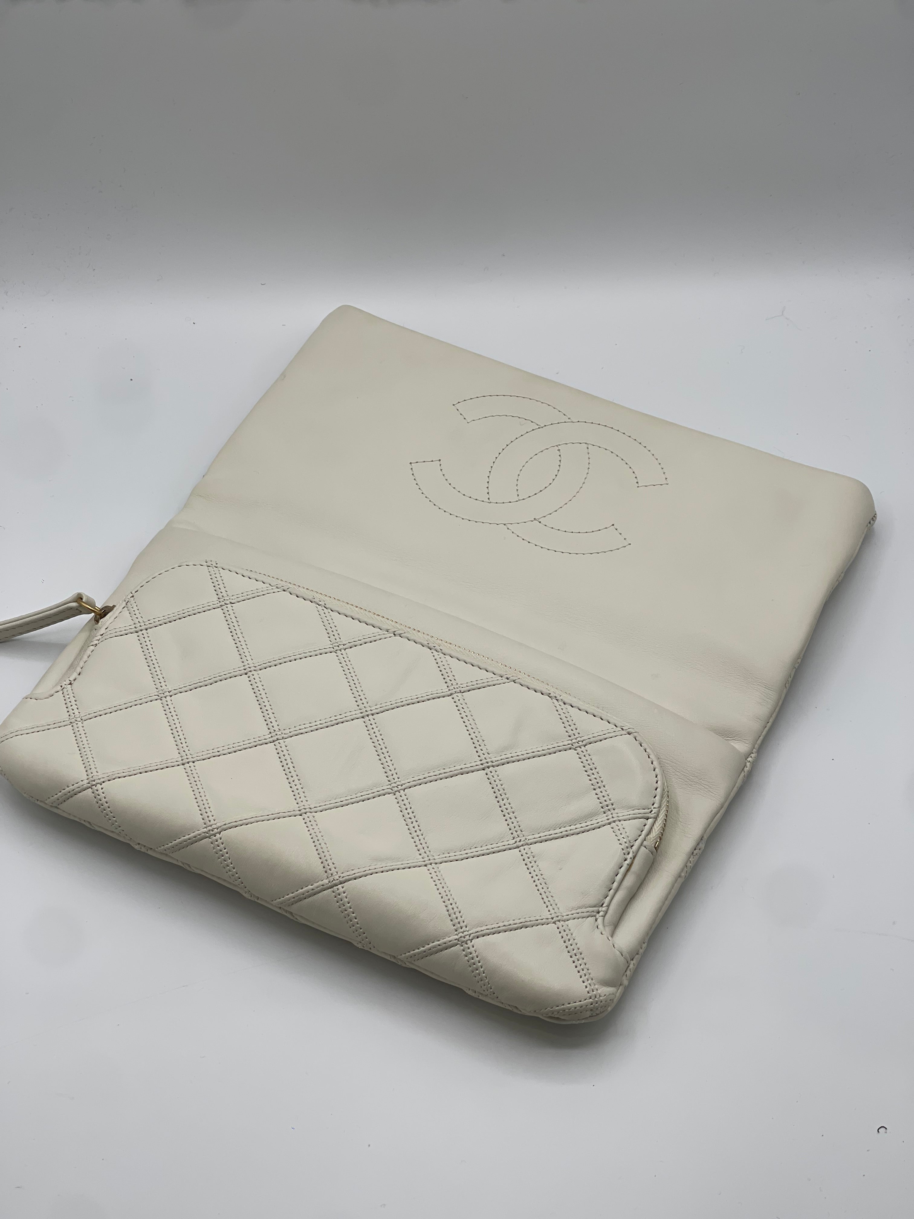 Chanel - Matelassierte Klapp-Clutch