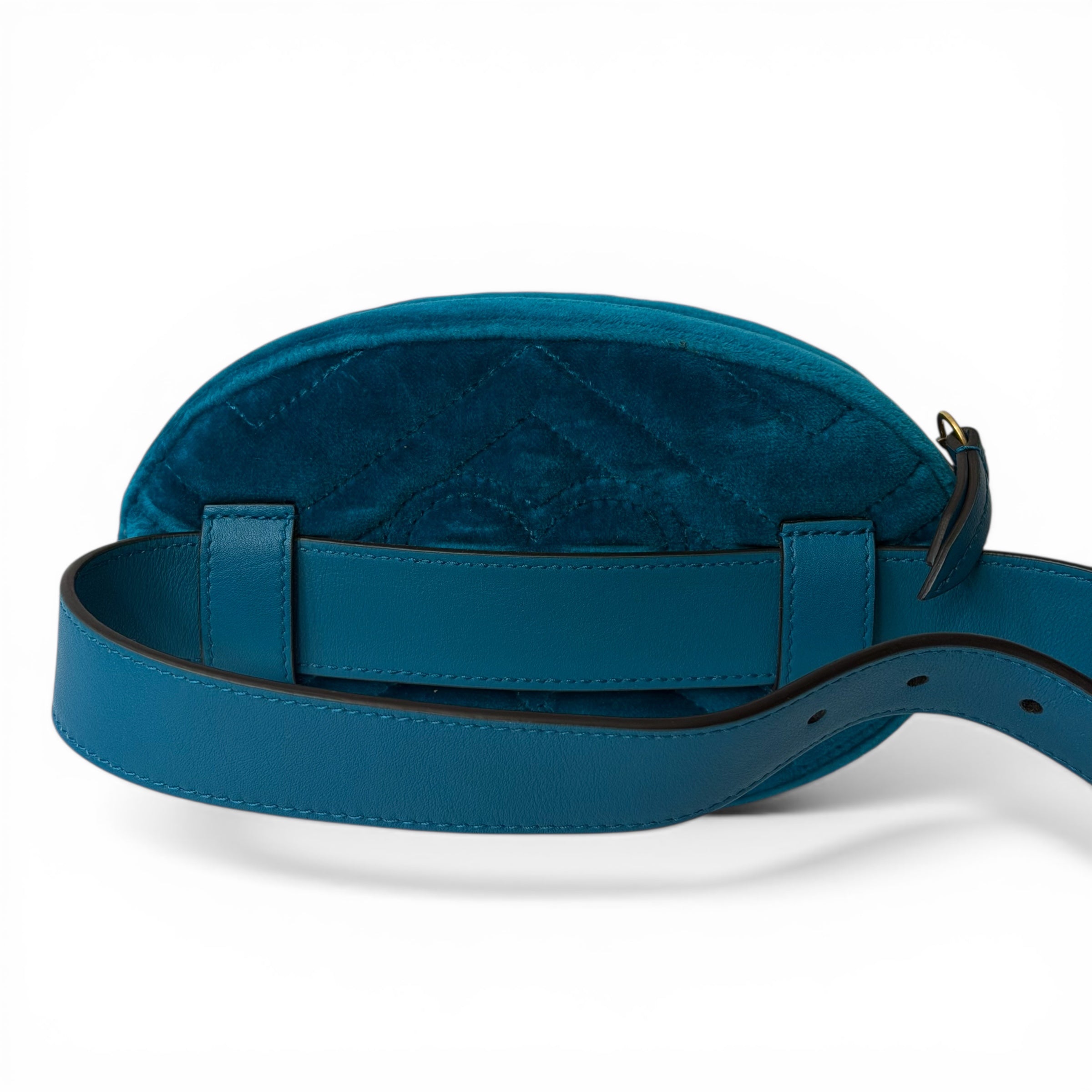 Gucci Sac Ceinture en Velours Bleu | Les Folies d’Eugénie