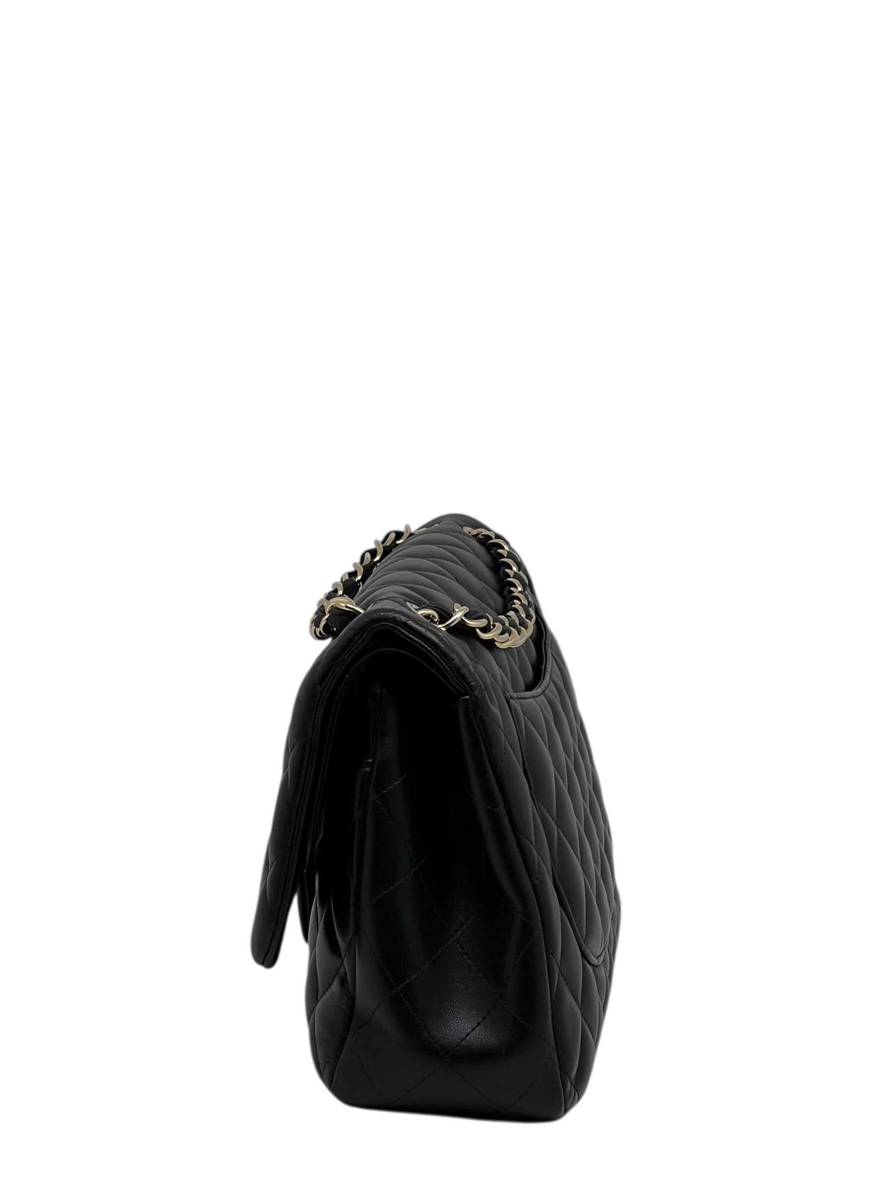 Chanel - Grand sac classique Jumbo cuir d’agneau