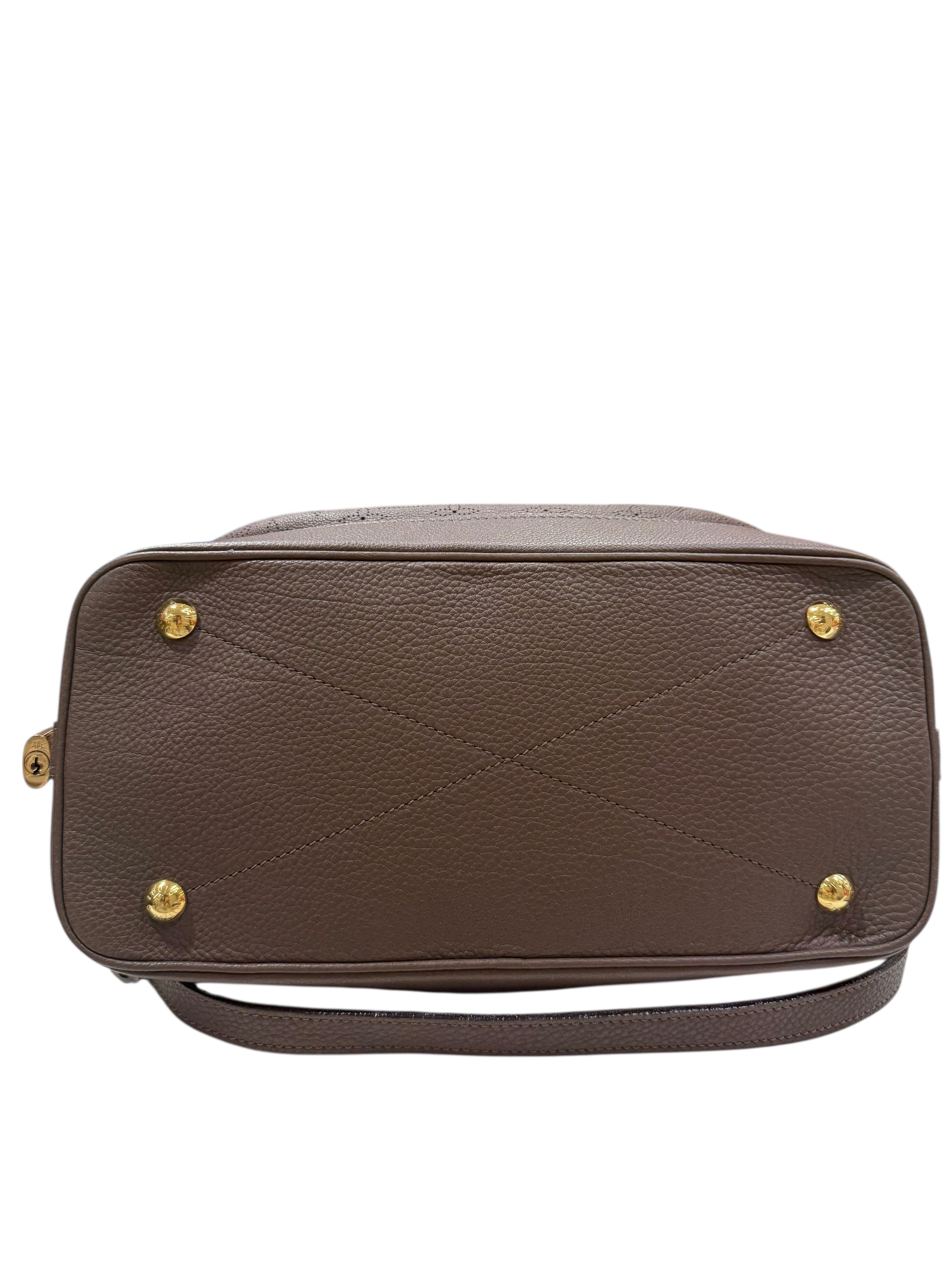 Louis Vuitton - Sac cabas Mahina en cuir