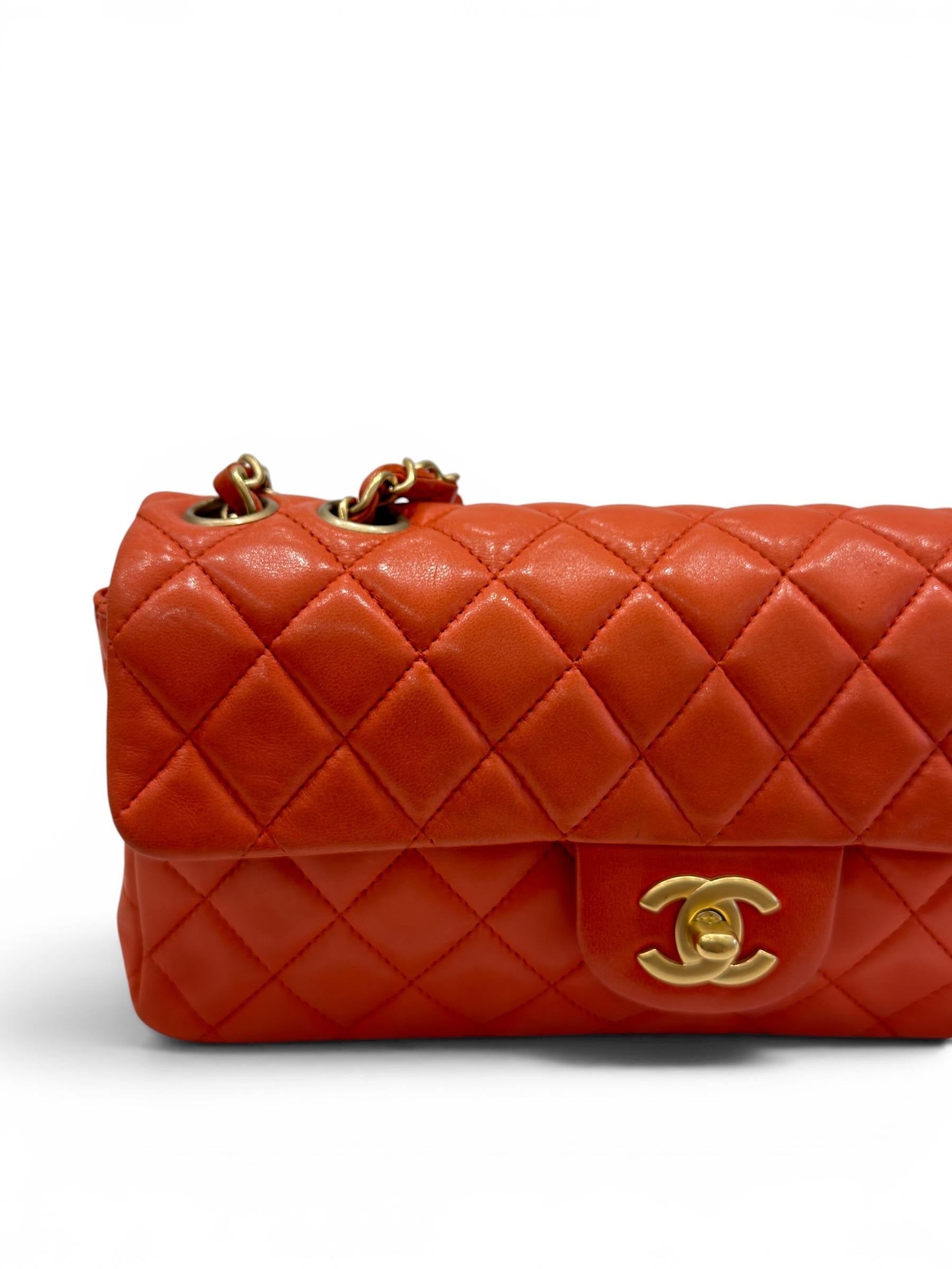 Chanel - Sac timeless allongé rose corail