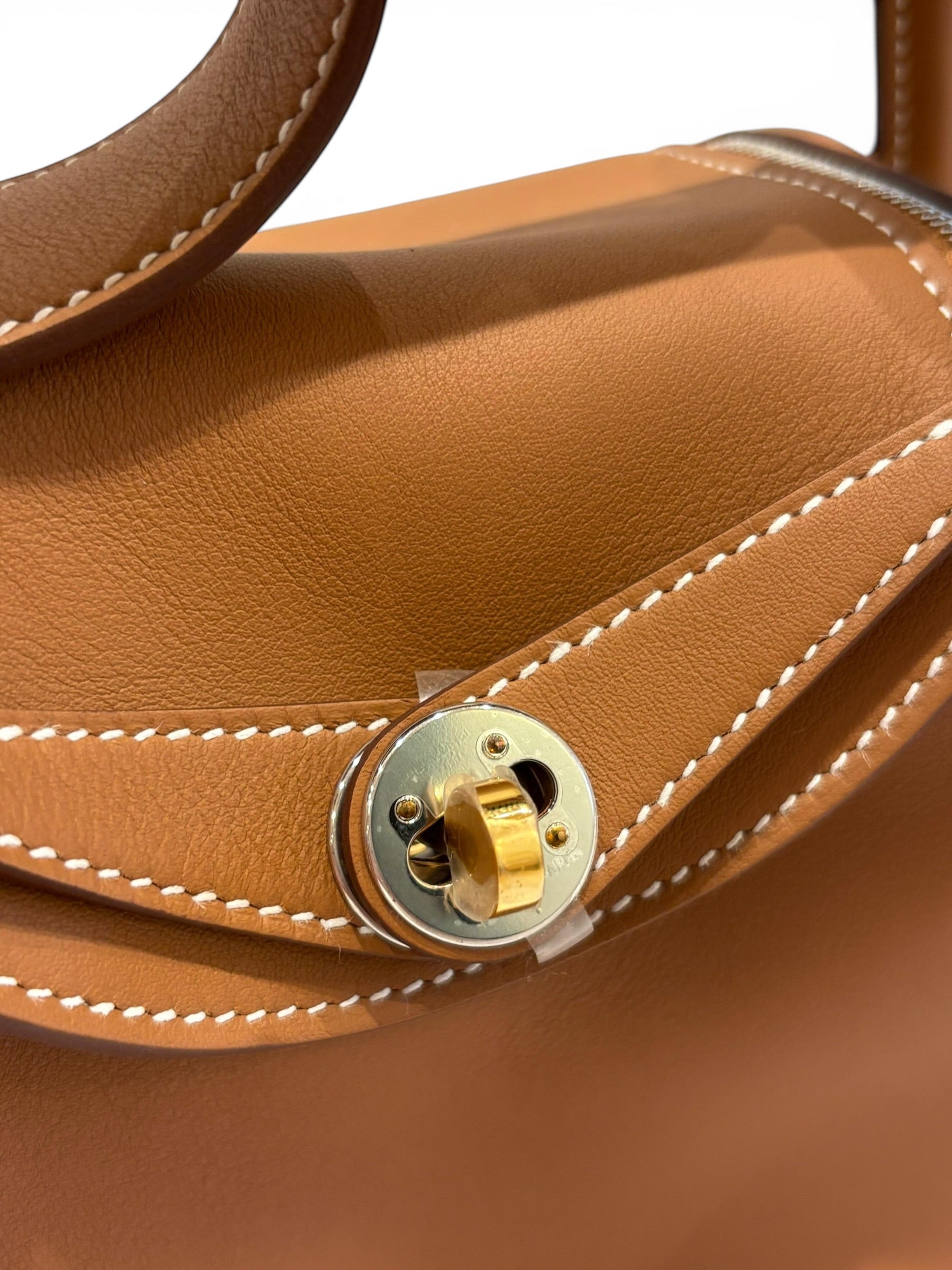 Hermès Mini Lindy Cuir Box Gold | Les Folies d’Eugénie