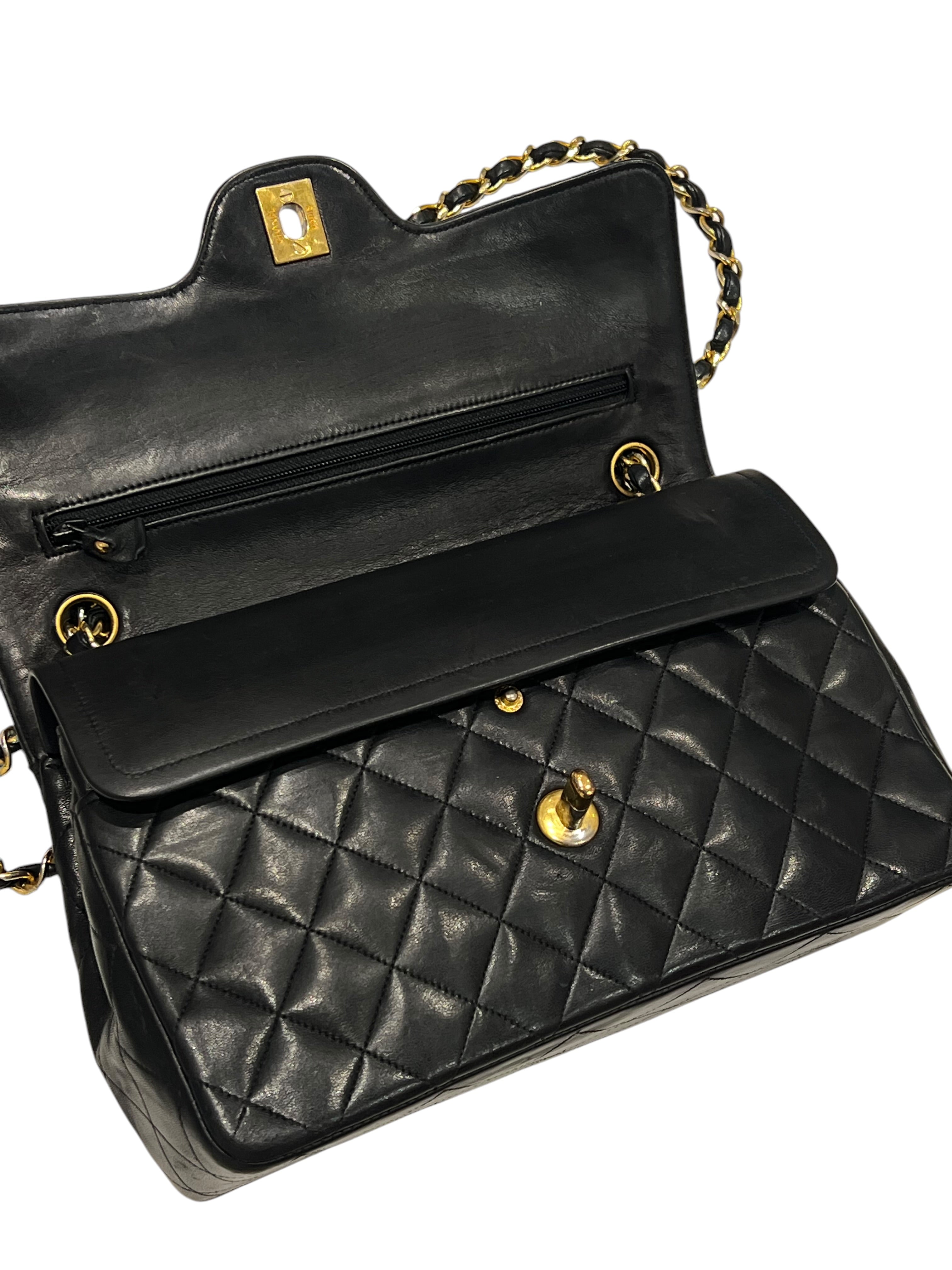 Chanel - sac Timeless medium vintage cuir noir