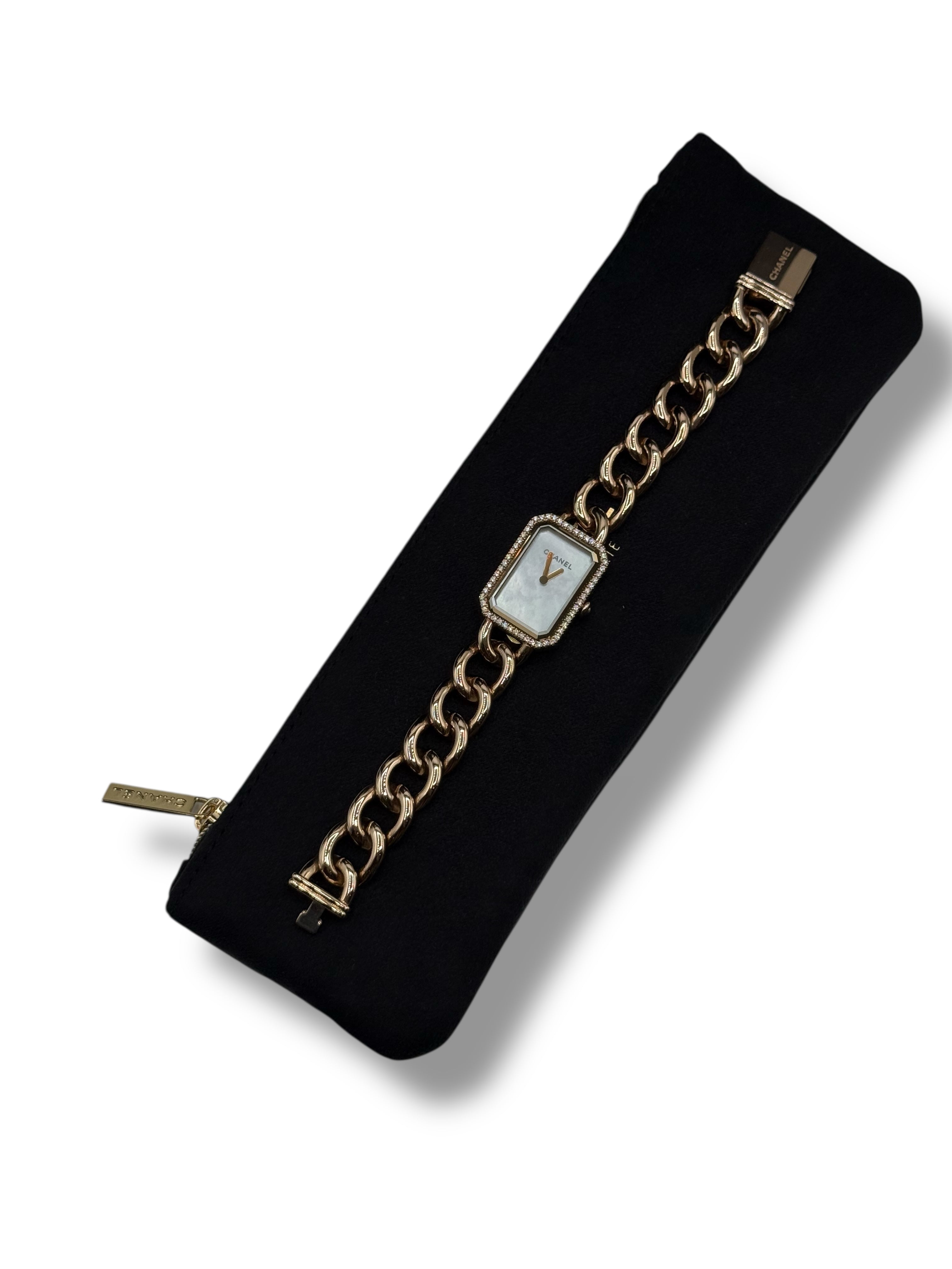 Chanel - montre première gourmette or beige, nacre et diamants