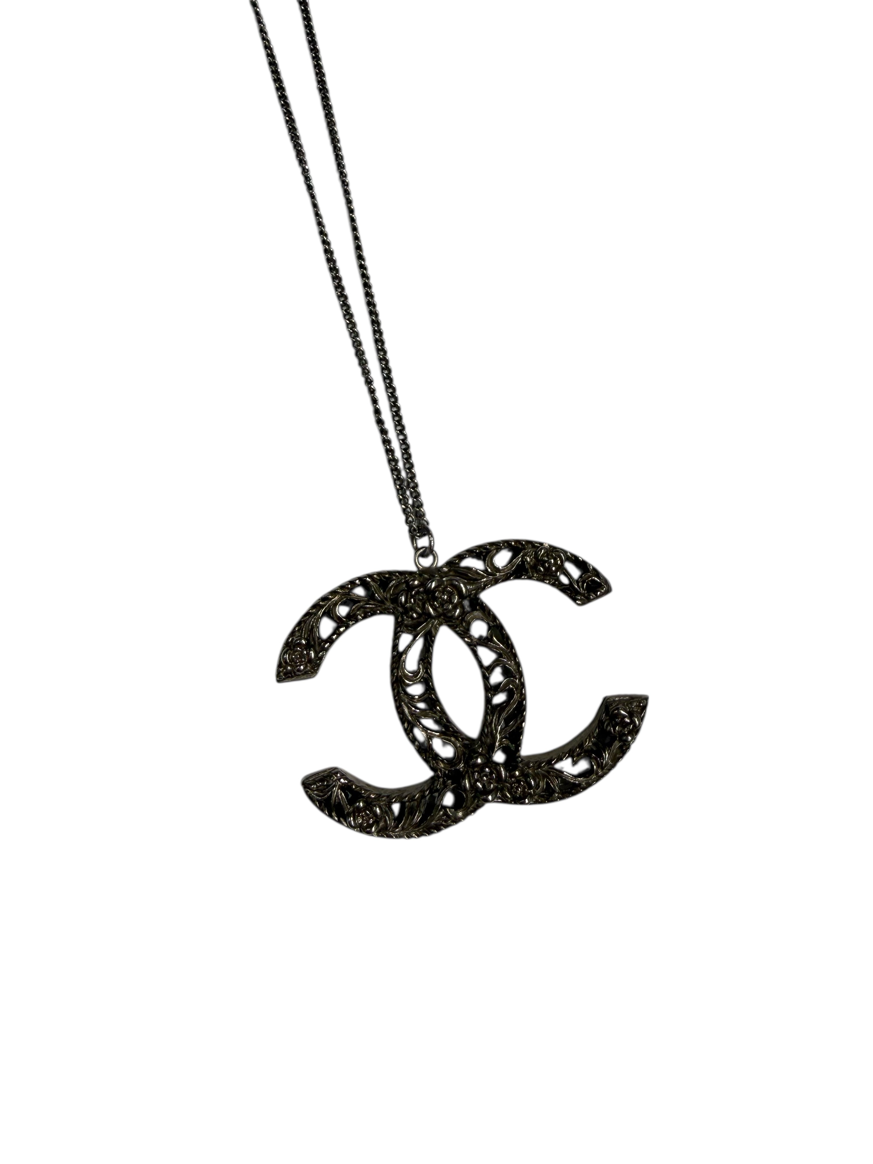 Chanel - Collier maxi CC argenté