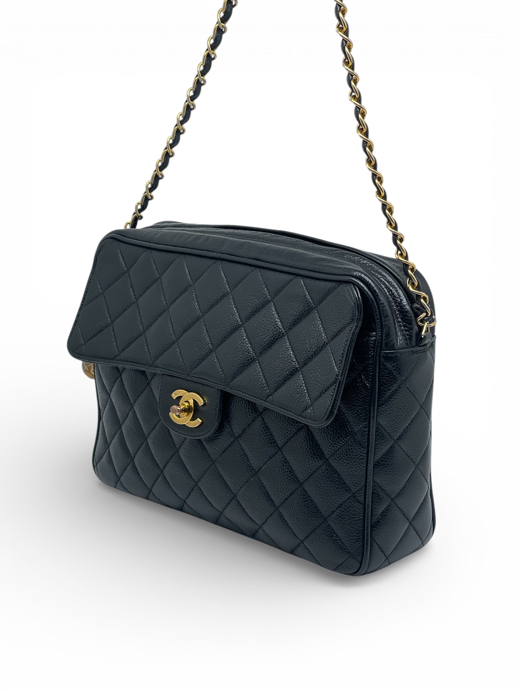 Chanel - Sac noir Camera en cuir Caviar