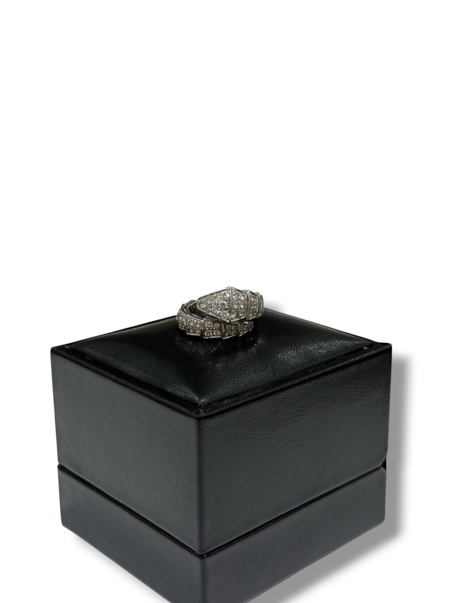 Bvlgari – Serpenti-Ring aus Weißgold mit Diamantbesatz, Einheitsgröße