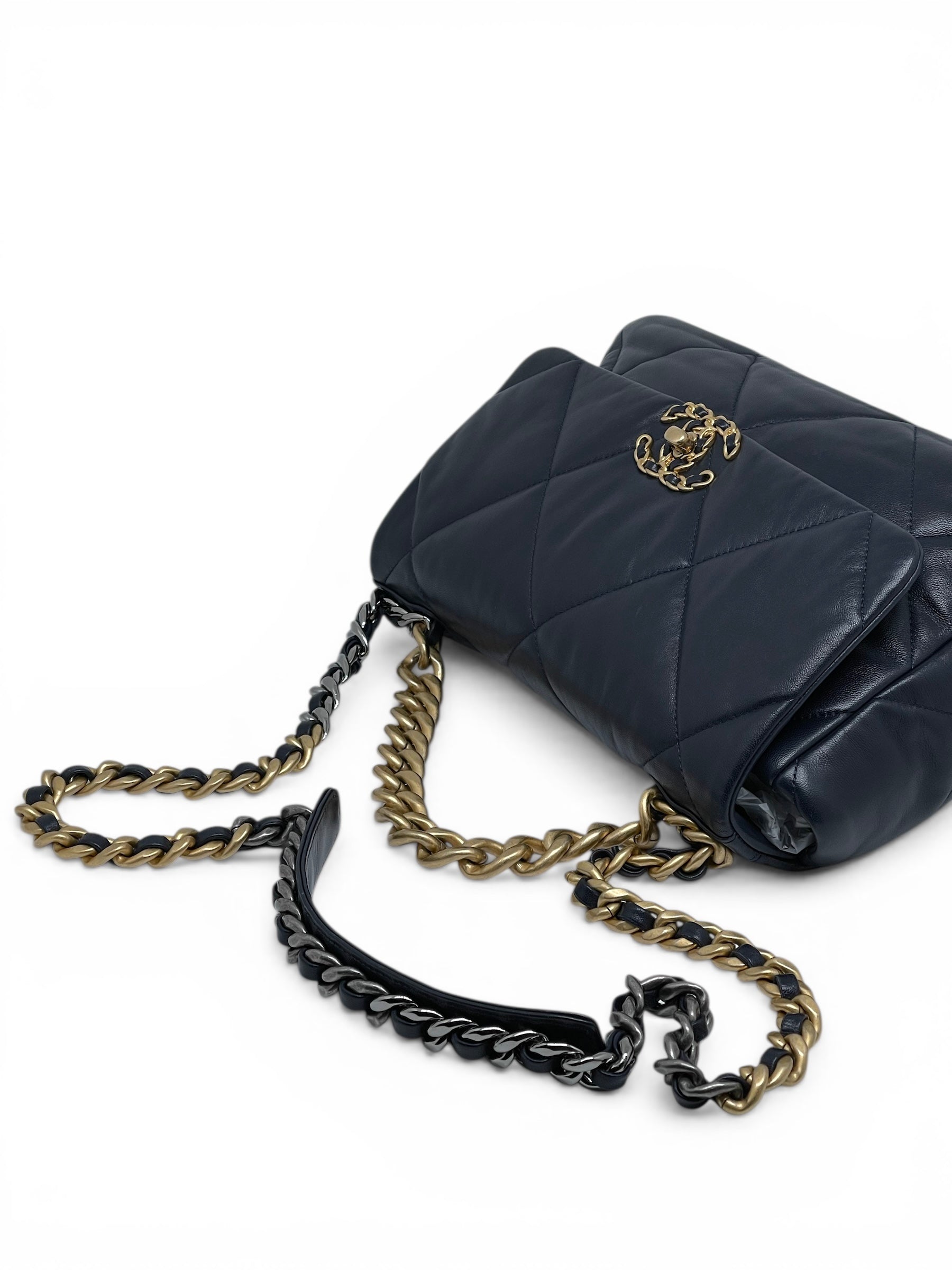 Sac Chanel 19 Bleu Marine | Les Folies d’Eugénie