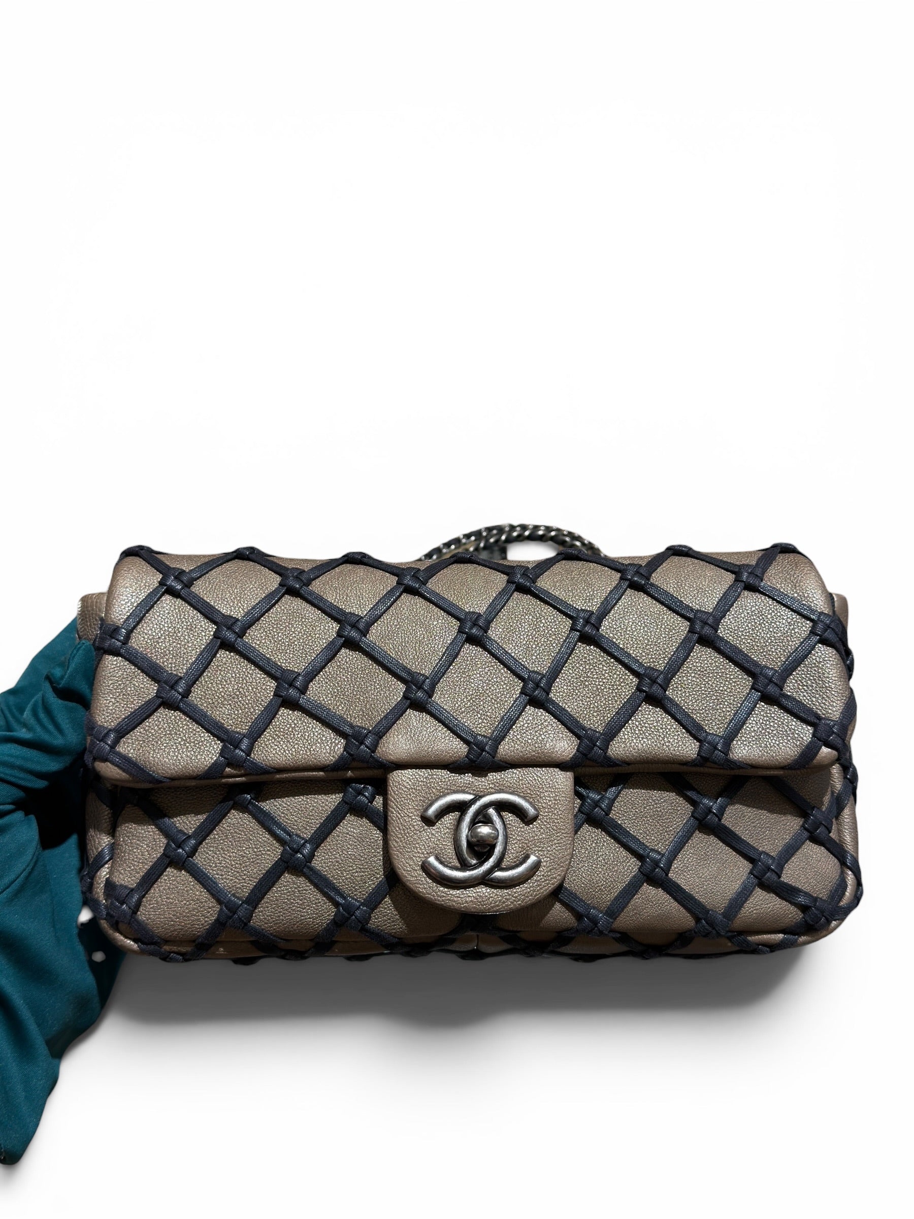 Chanel – Timeless-25-Tasche, limitierte Edition, Khaki und Schwarz