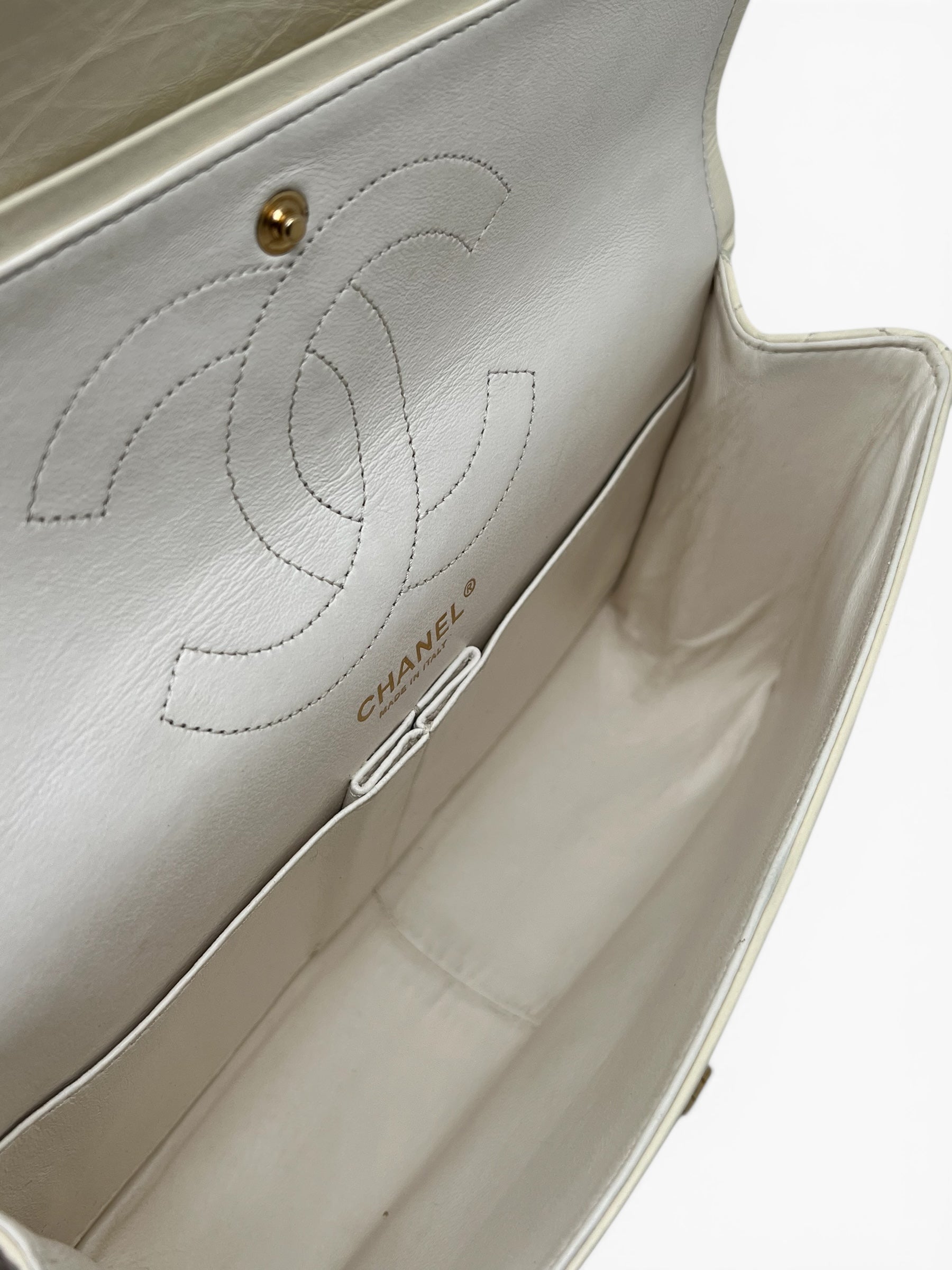 Sac Chanel 2.55 Beige Taille 28 | Les Folies d’Eugénie