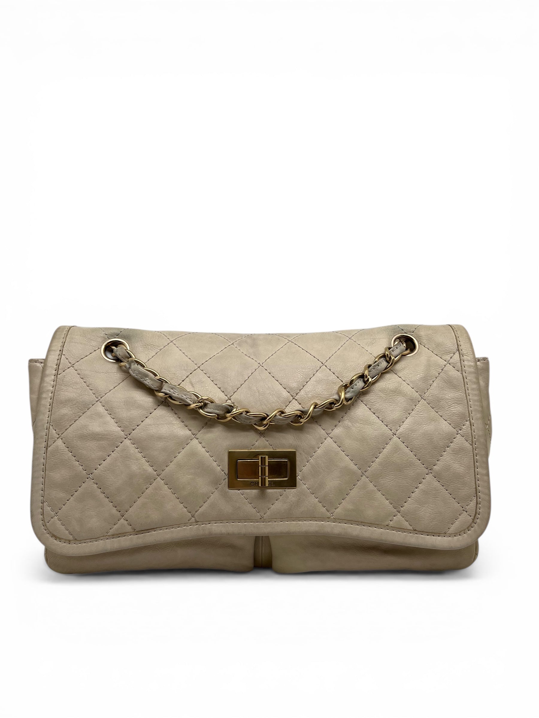 Sac Chanel 2.55 Cuir Beige Matelassé Fermoir Doré | Les Folies d’Eugénie