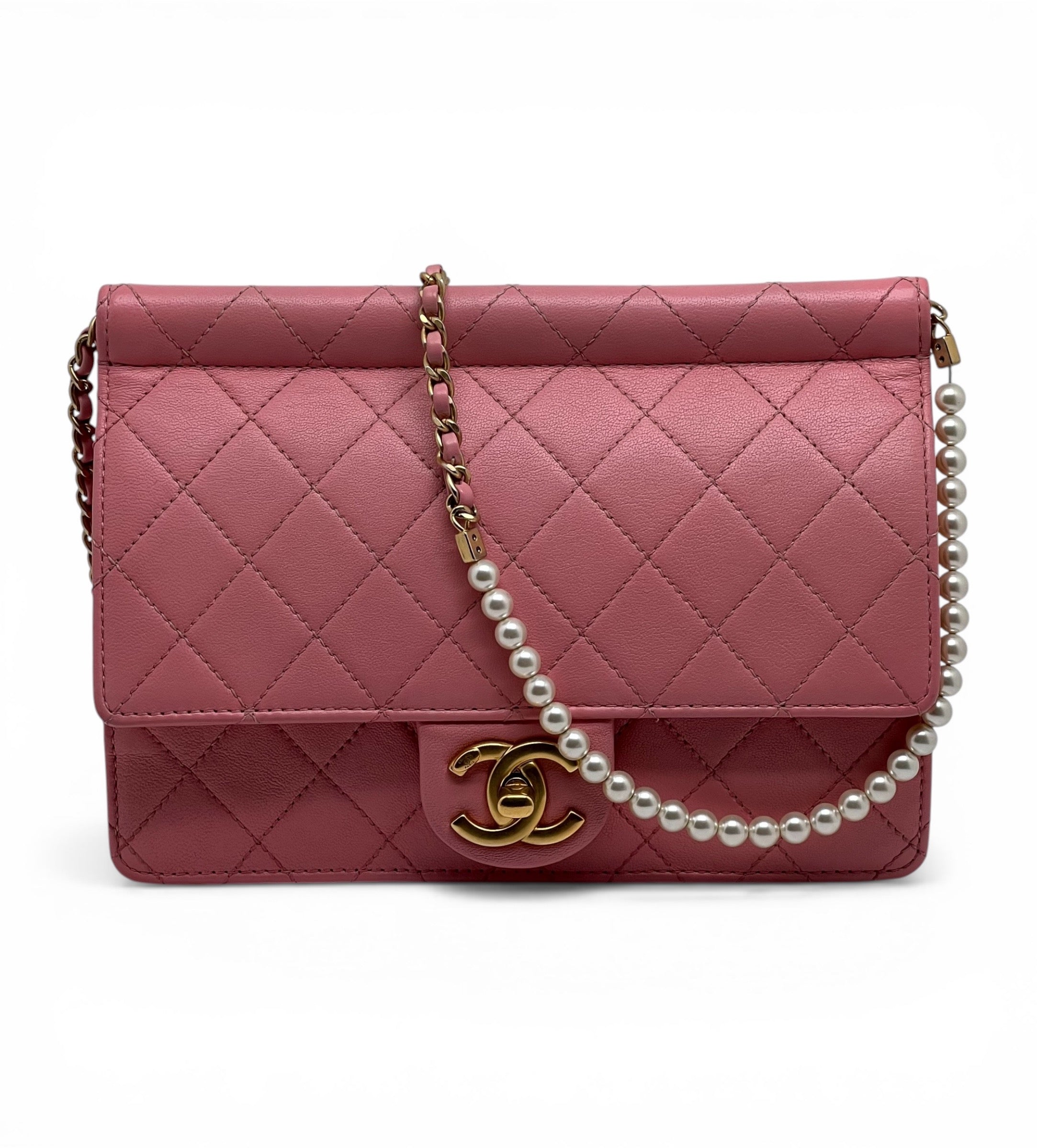 Chanel Sac à Rabat Rose Bandoulière en Perles | Les Folies d’Eugénie