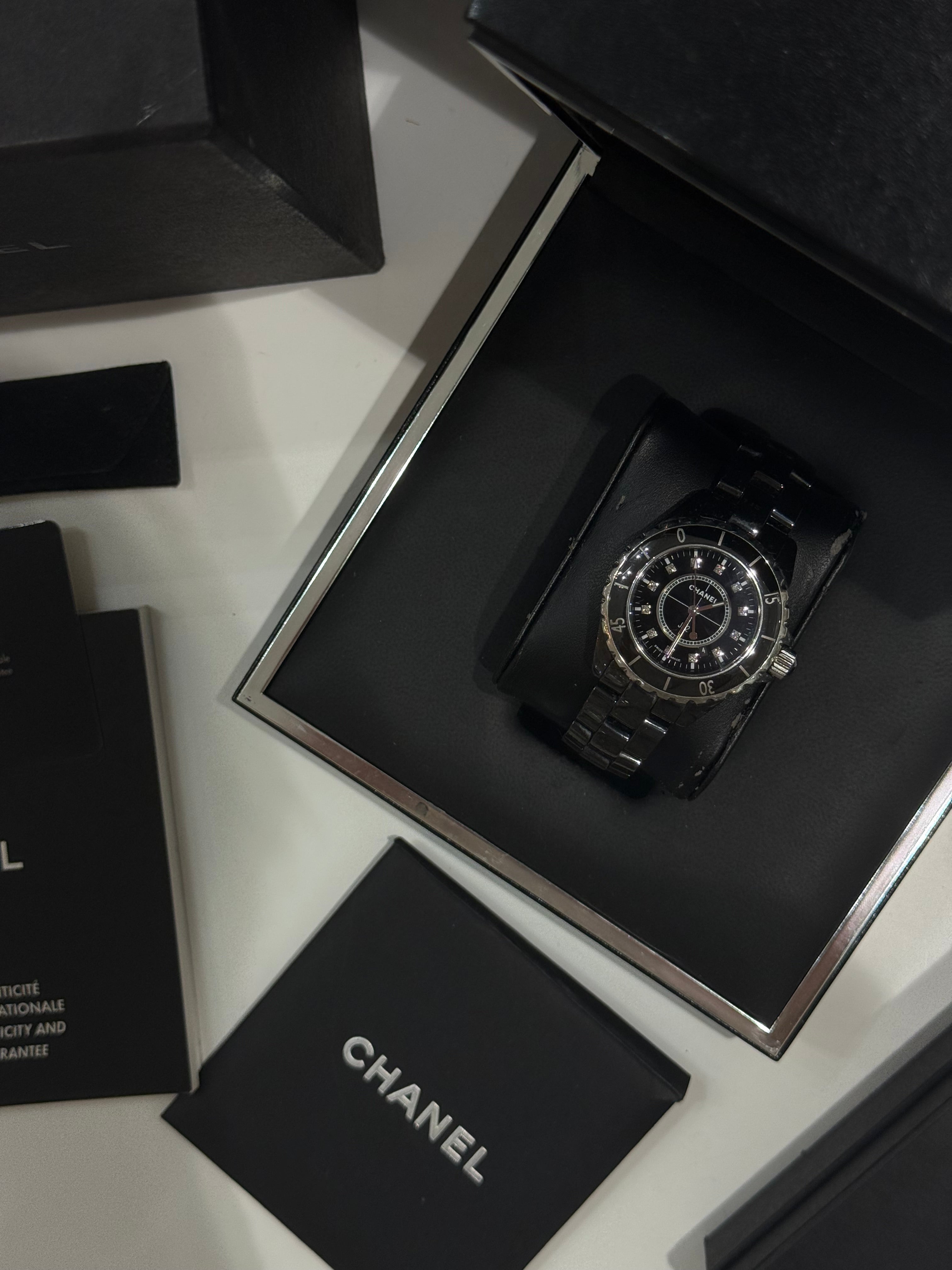 Chanel - J12 33mm index diamants