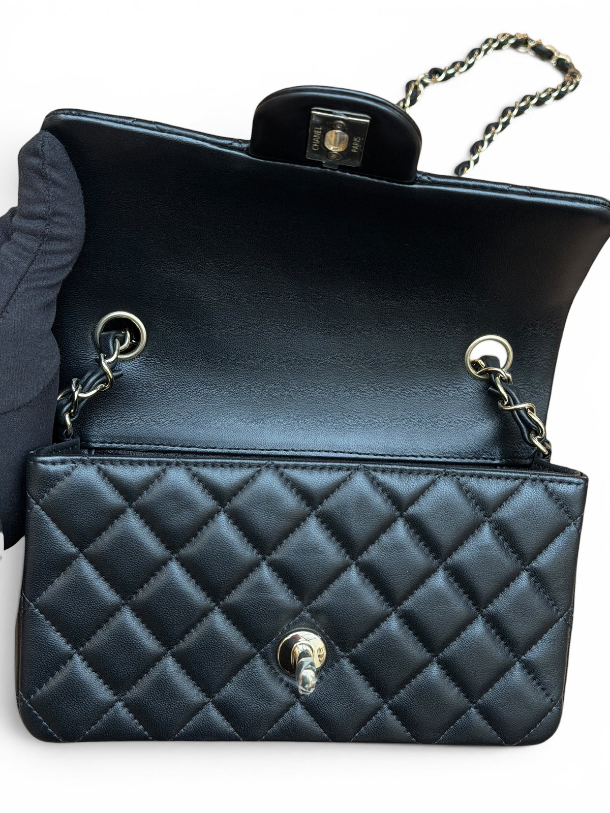 Chanel – kleine rechteckige Tasche in Champagner