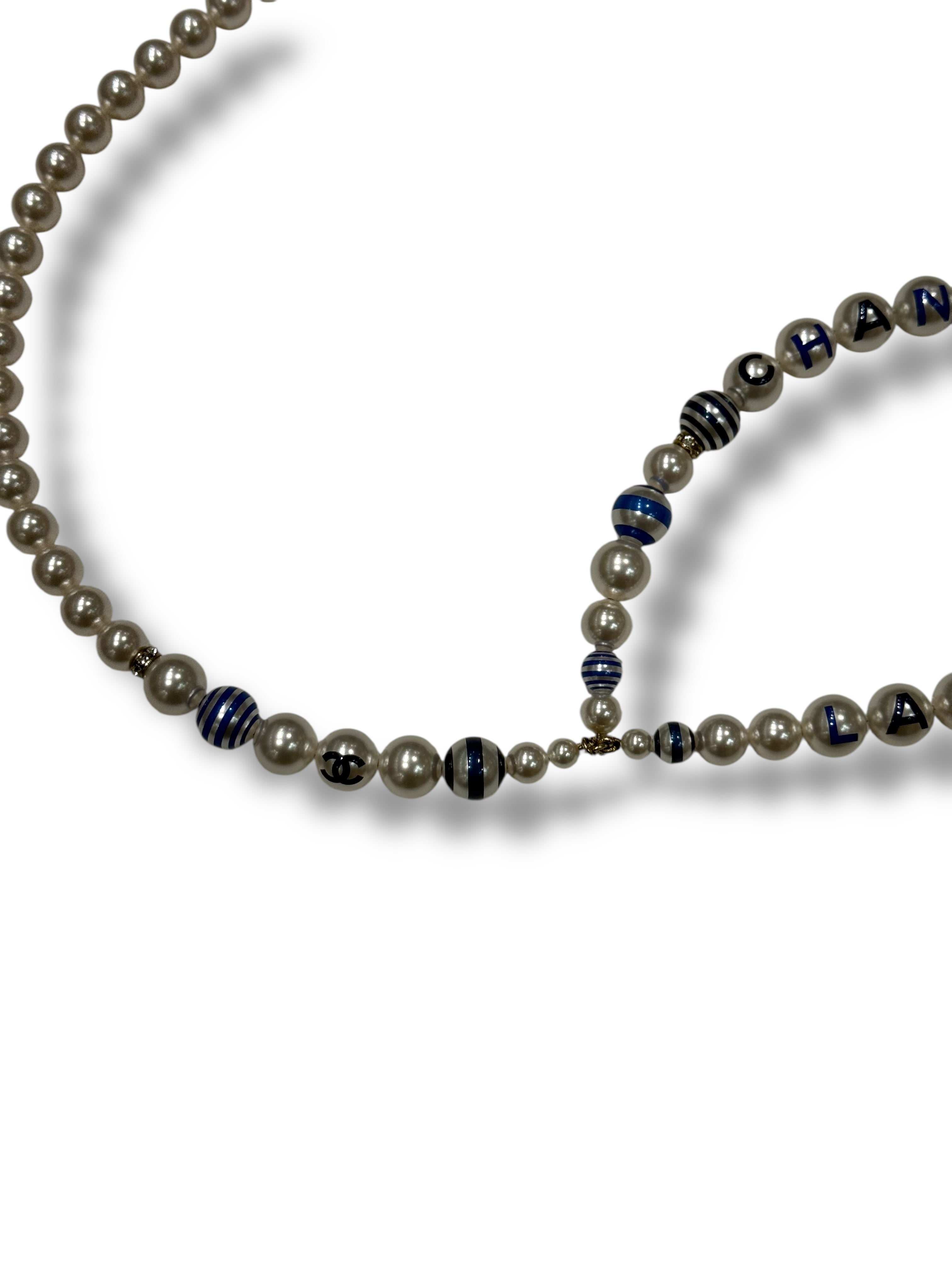 Chanel - Ceinture perles La Pausa blanches et bleues
