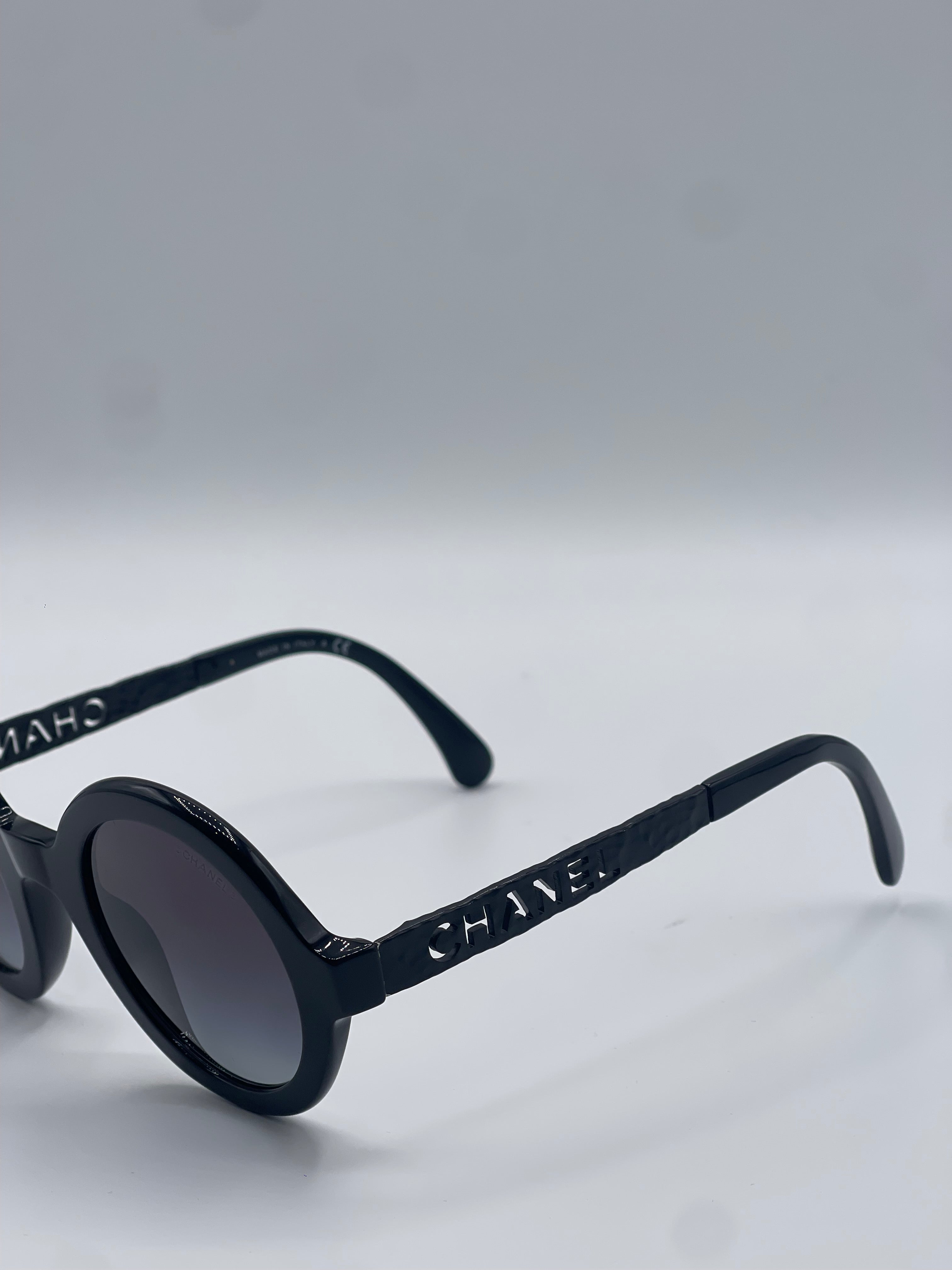 Chanel - Round sunglasses