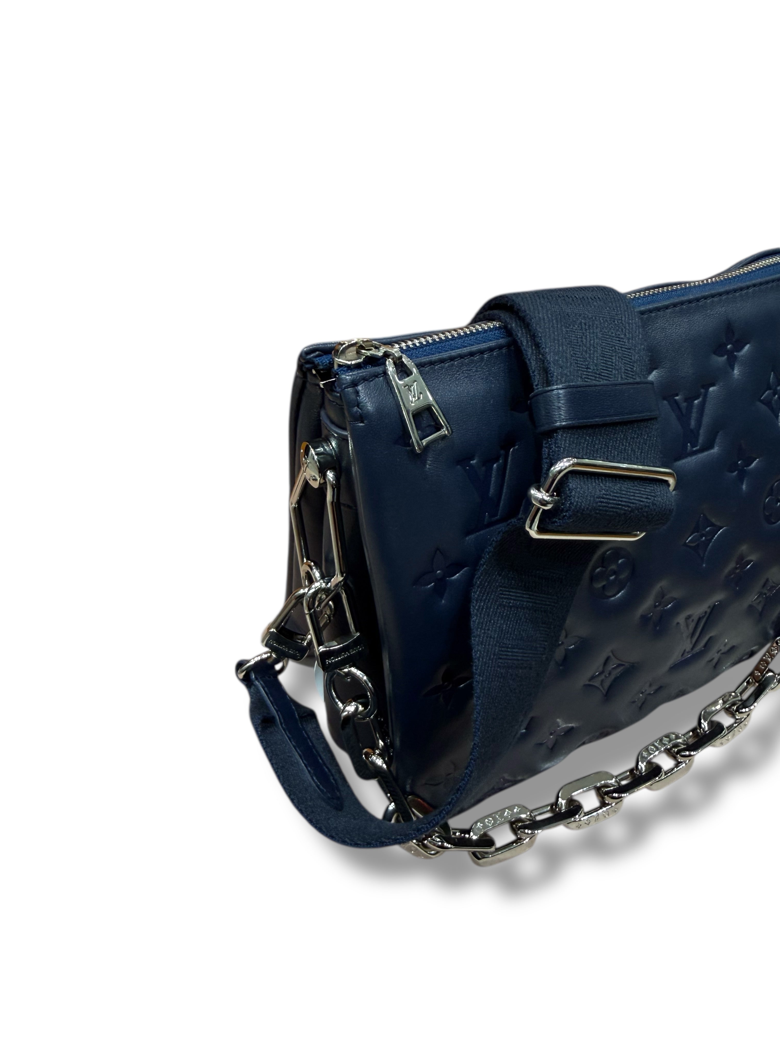 Louis Vuitton - Sac Coussin PM bleu navy